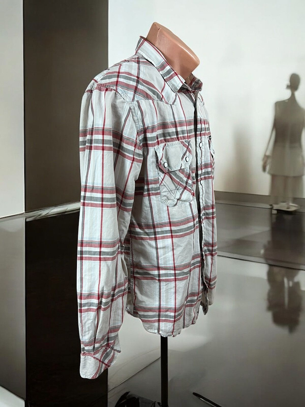 Wrangler Wrangler Men’s Checked shirt Regular Fit size M Size US M / EU 48-50 / 2 - 2 Thumbnail