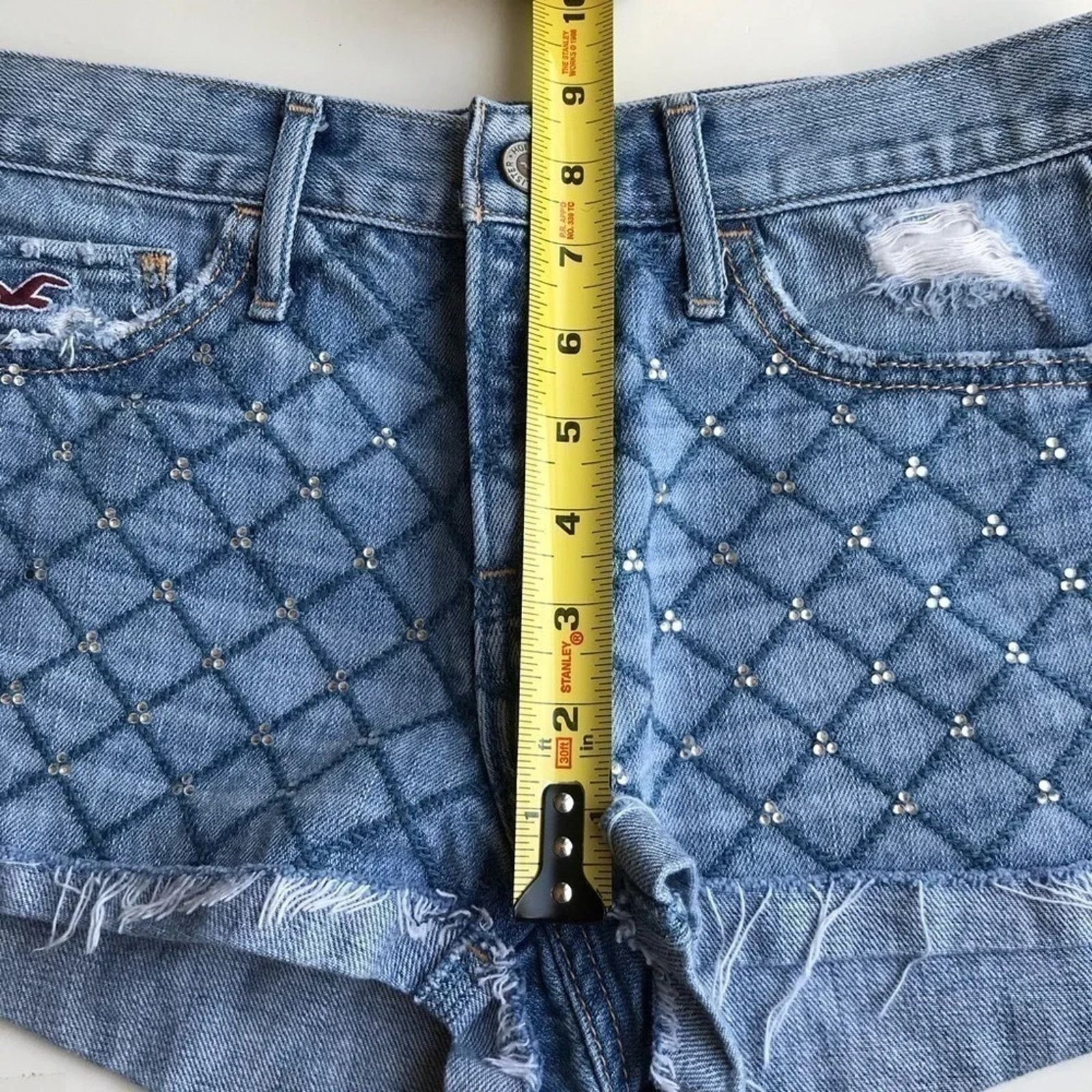 Hollister Hollister Embroidered Bling Shorts Women’s size 25 / 1 Size 25" / US 0 / IT 36 - 7 Thumbnail