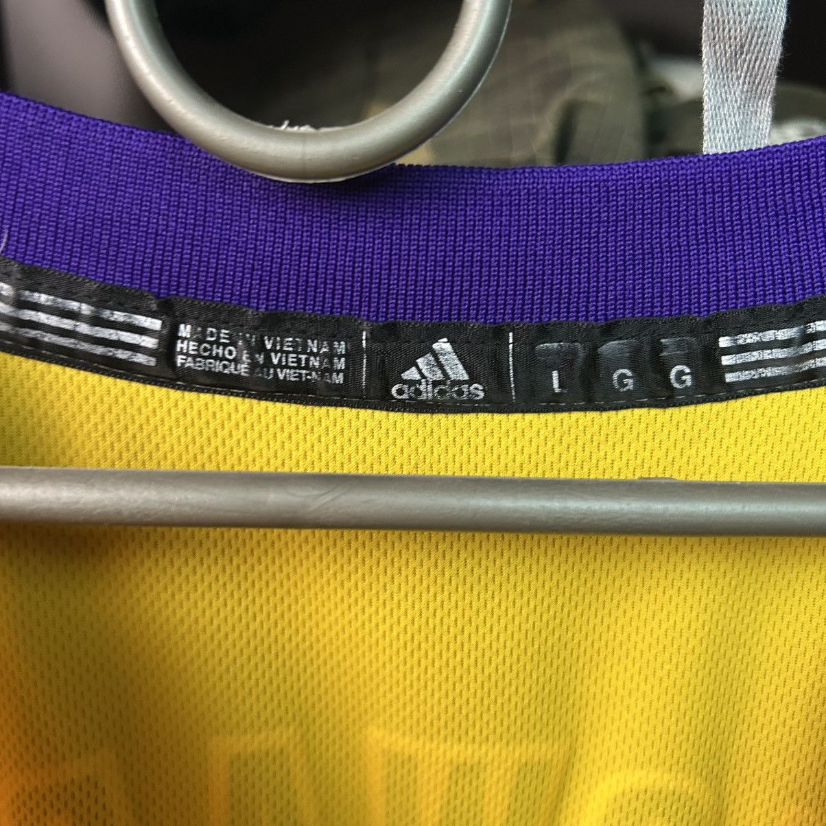 Adidas Vintage NBA Adidas Lakers 12 Howard Basketball Jersey size L Size US L / EU 52-54 / 3 - 8 Thumbnail