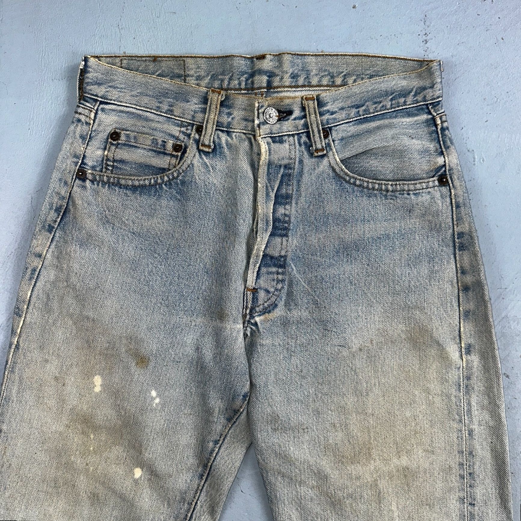 Levi's VINTAGE Levi's 501 Jeans - Light Wash Denim Straight Fit 28x29 USA 80s XX Belt Loop Distressed Men Short Description: 501 Series, Regular Size, Blue Size US 28 / EU 44 - 2 Thumbnail