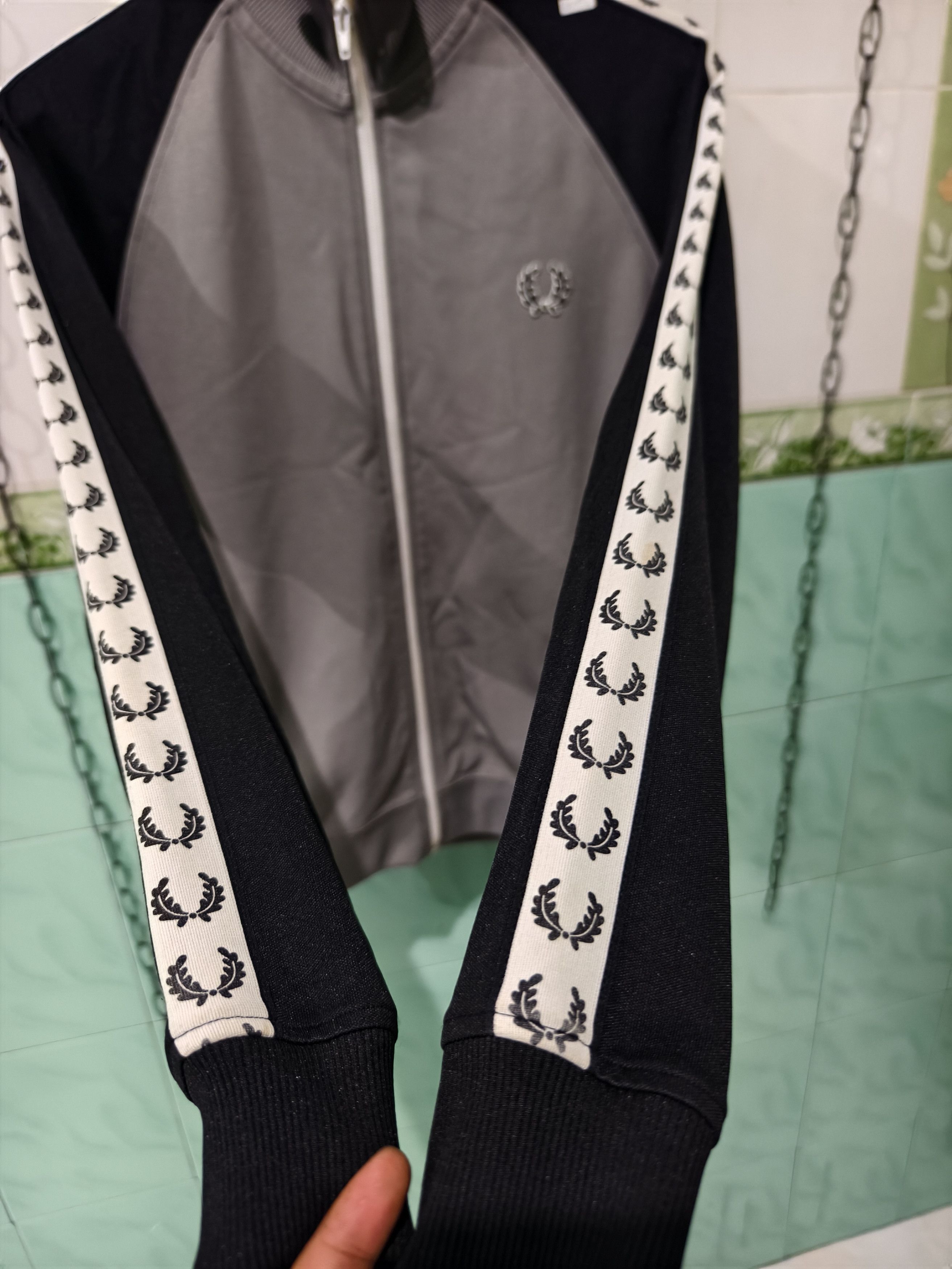Fred Perry Tacktop fred perry tapped grey black j9521/289 Size US XL / EU 56 / 4 - 3 Thumbnail