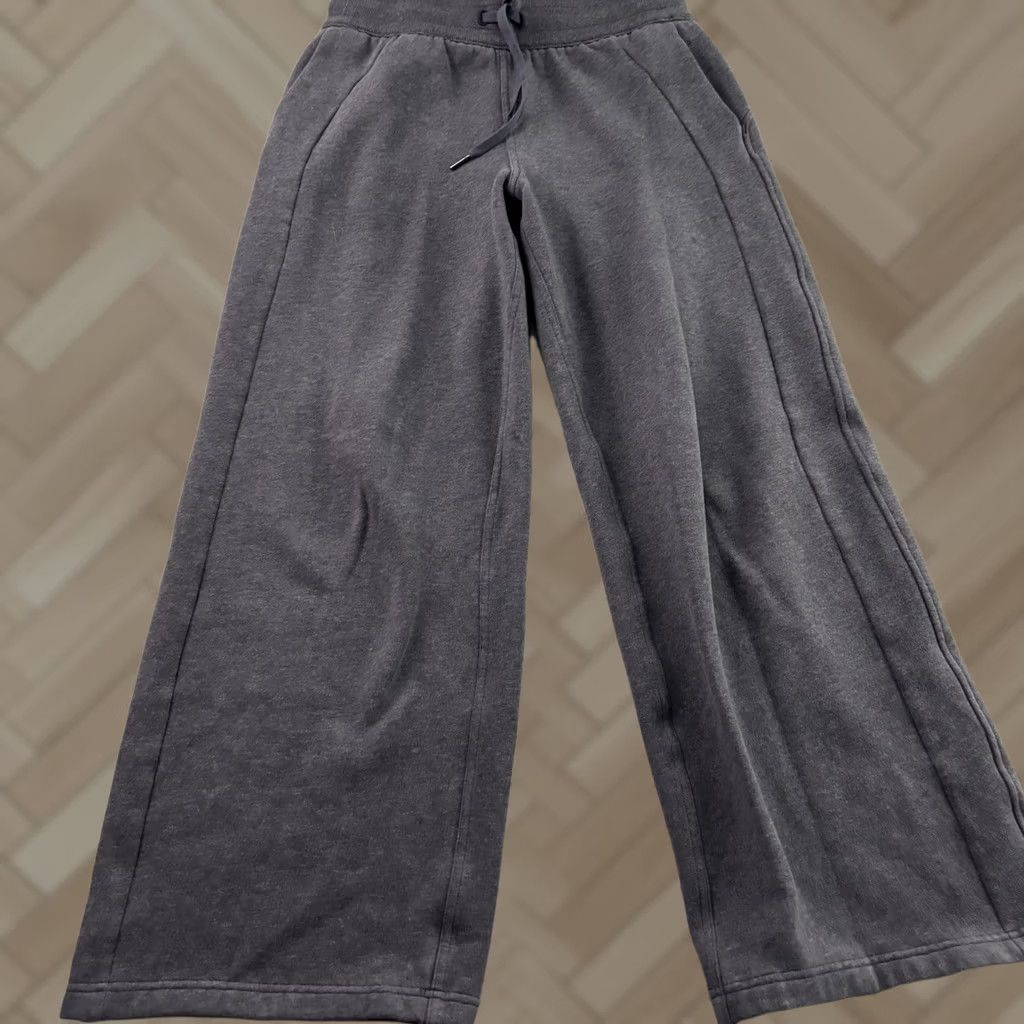 Lululemon Lululemon Softstreme High Rise Pant Loose Sweatpants Women's M Purple Sweatpants Tips Pockets Activewear Size 32" / US 10 / IT 46 - 1 Thumbnail