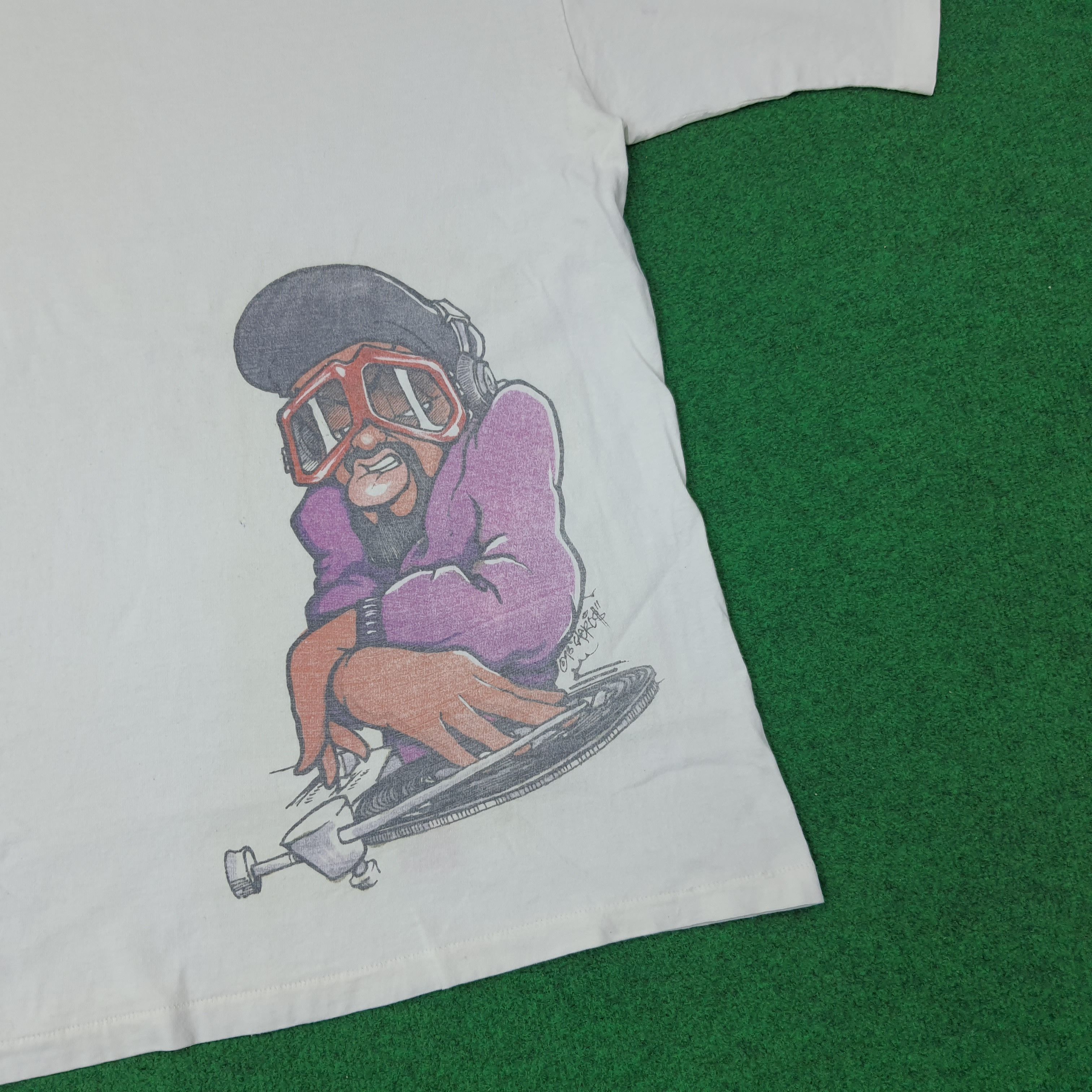 Vintage Vintage 90s Airbrush Hip Hop DJ Tshirt C267N40 Size US L / EU 52-54 / 3 - 2 Thumbnail