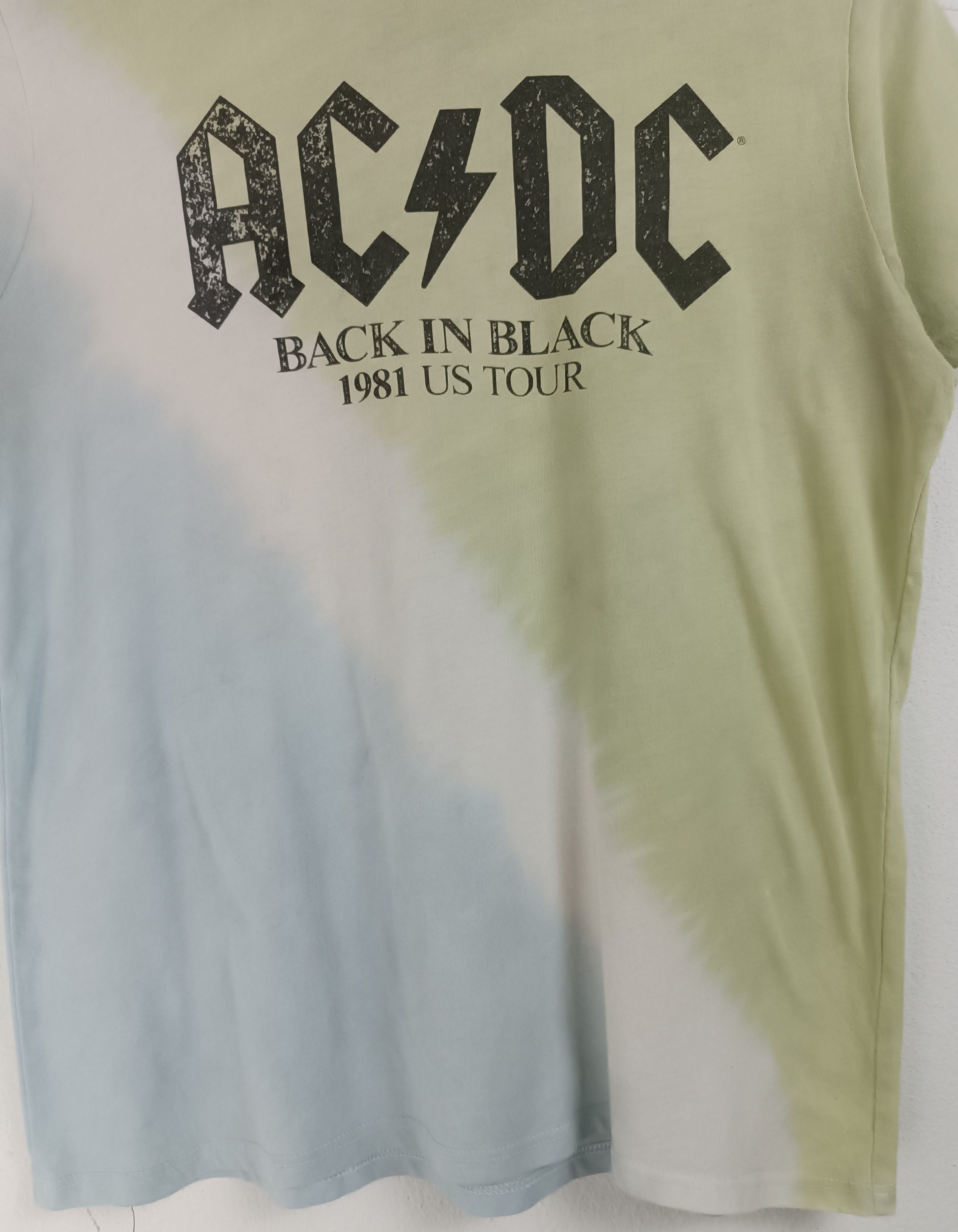 Band Tees VINTAGE AC/DC BACK IN BLACK TOUR TIE DYE TEE scorpions u2 Size S / US 4 / IT 40 - 7 Thumbnail