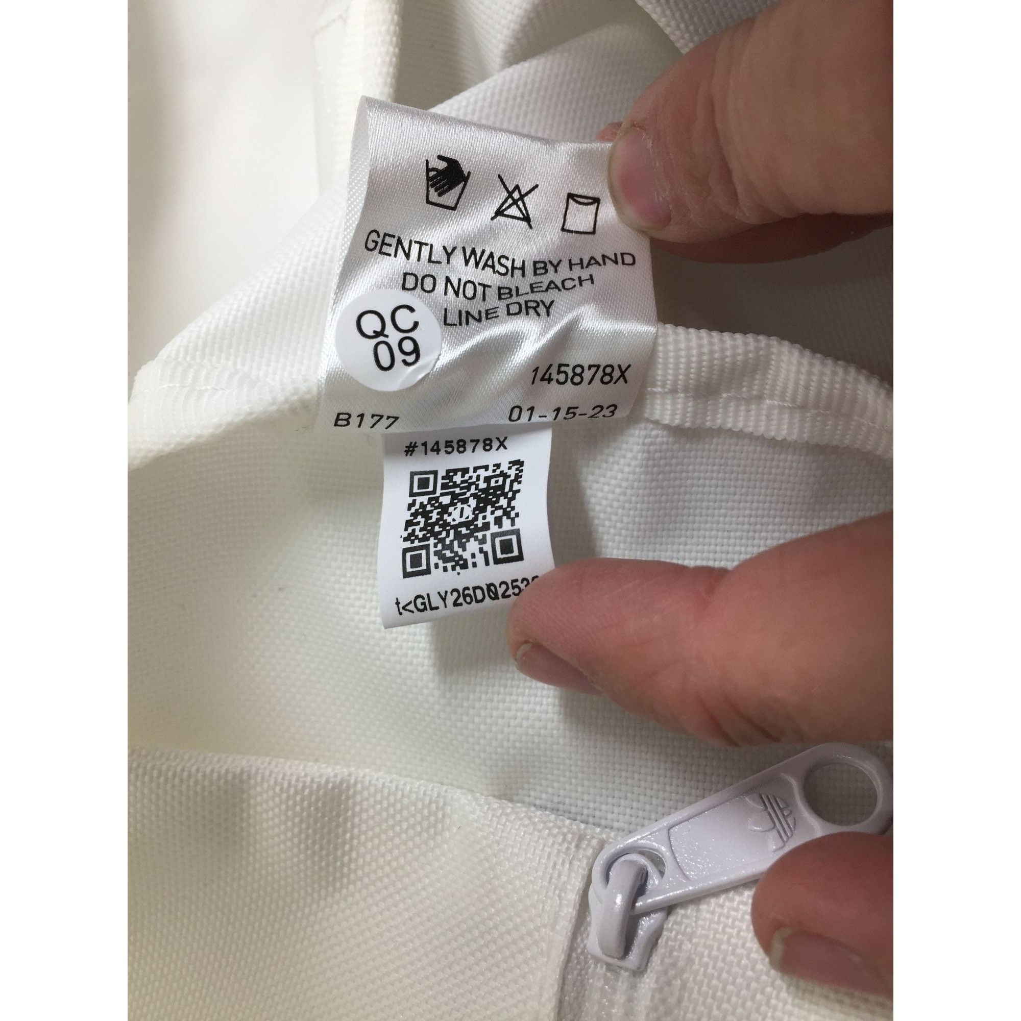 Adidas Adidas Originals White Bag with Black Handles New with Tags Size ONE SIZE - 14 Thumbnail