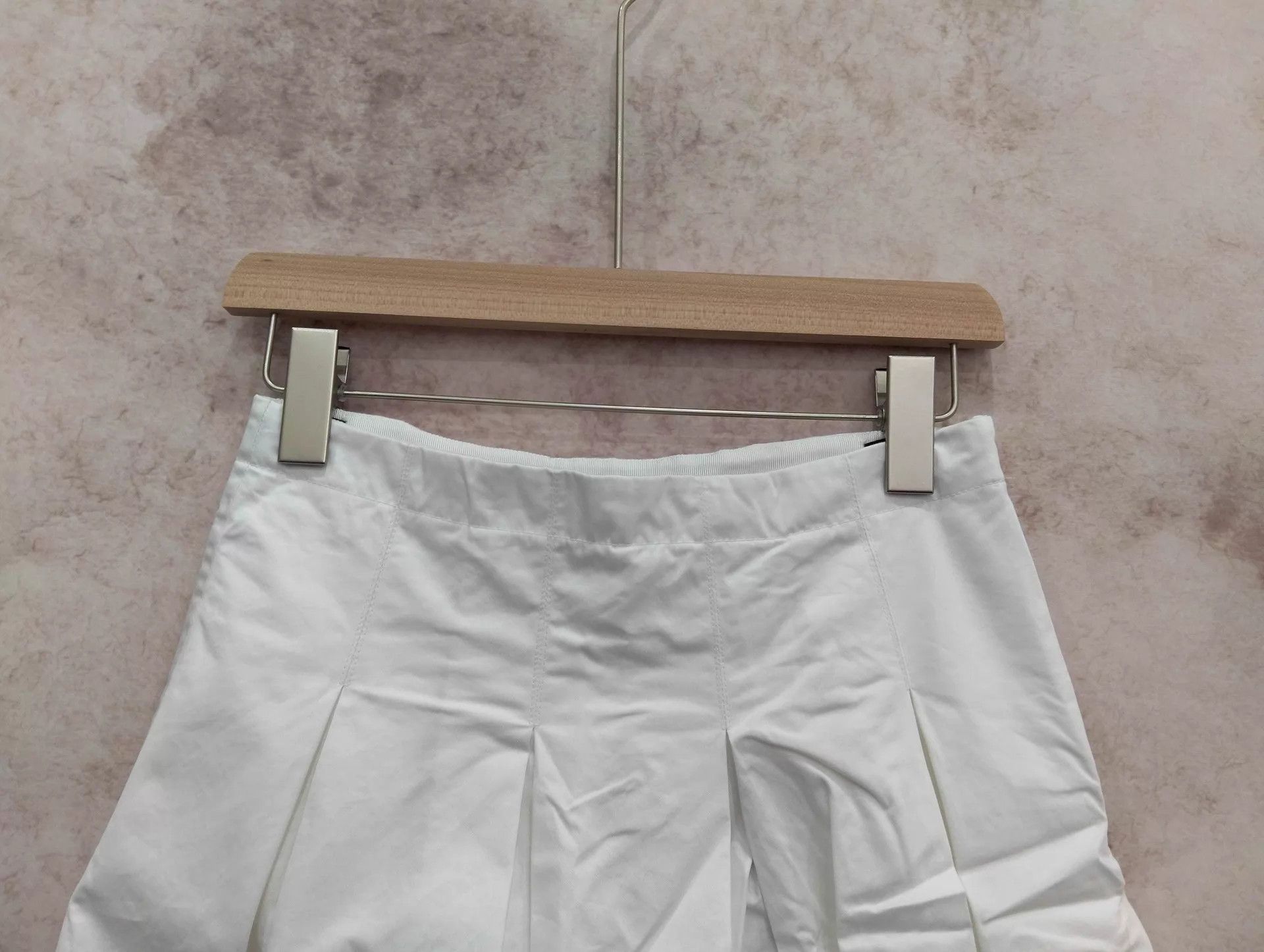 Burberry BURBERRY white pleated mini skirt 12Y Size 24" / US 00 / IT 34 - 3 Thumbnail