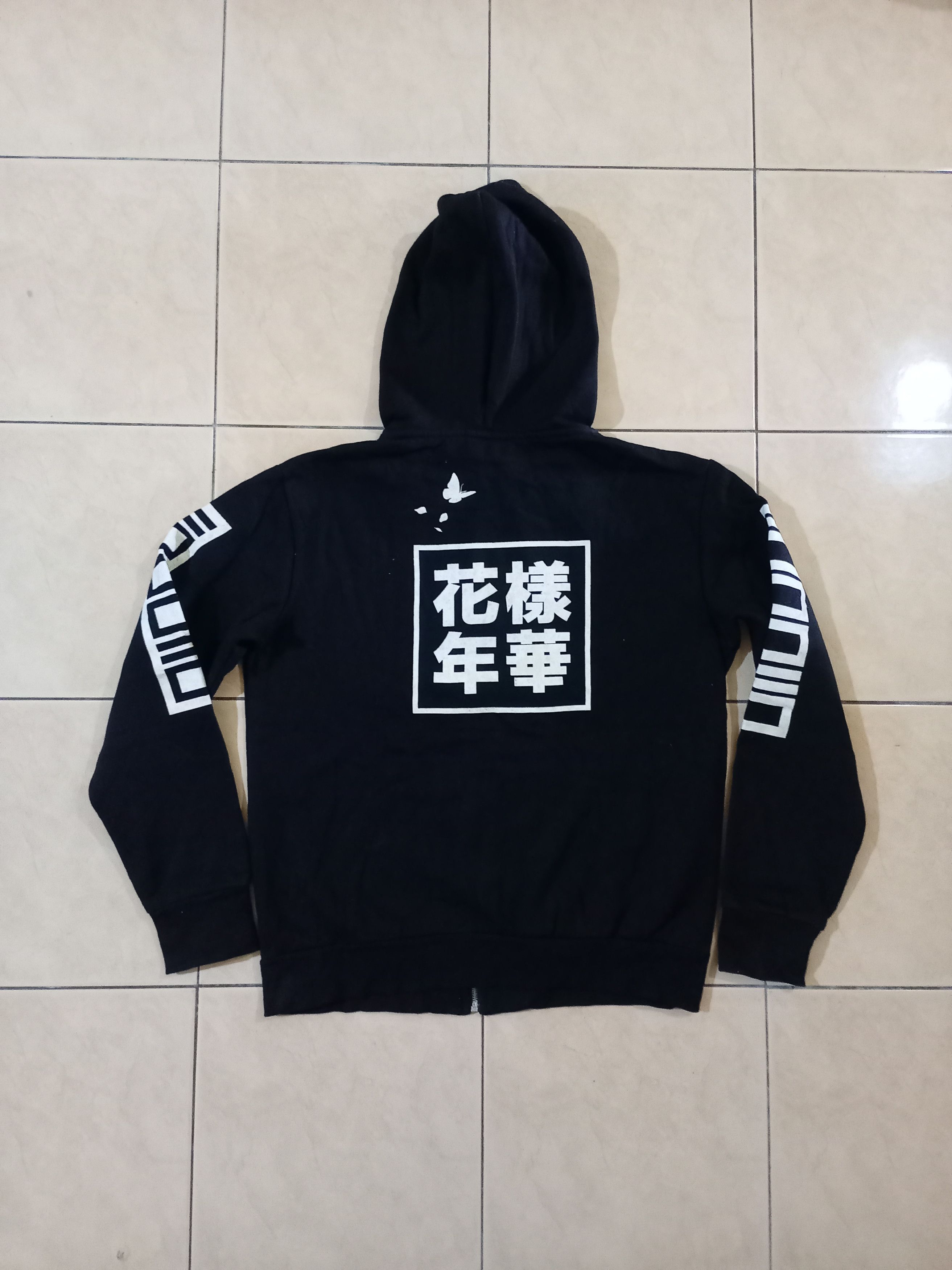 Vintage VINTAGE BTS X OFFICIAL MD HOODIE Size US M / EU 48-50 / 2 - 3 Thumbnail