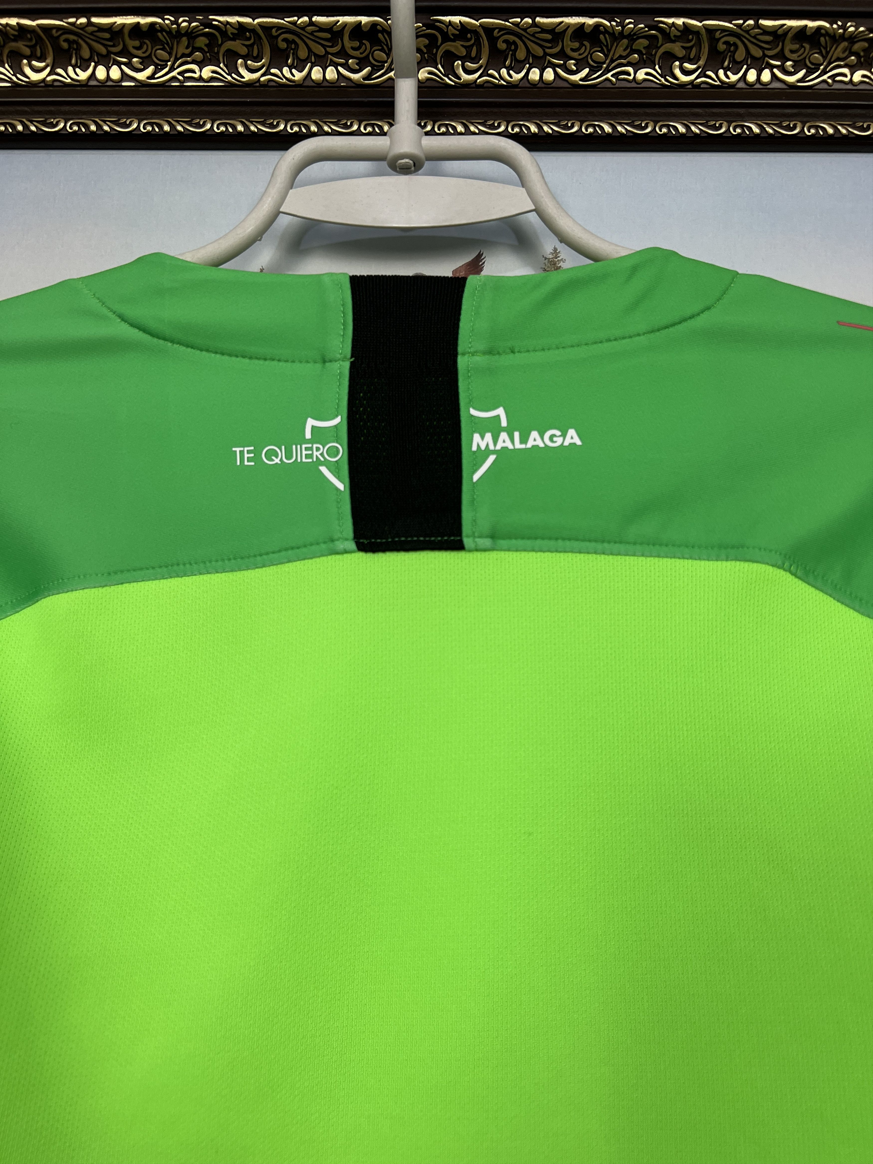 Nike Malaga Nike 2019 Football Goalkeeper Shirt Soccer Jersey Size US L / EU 52-54 / 3 - 14 Thumbnail