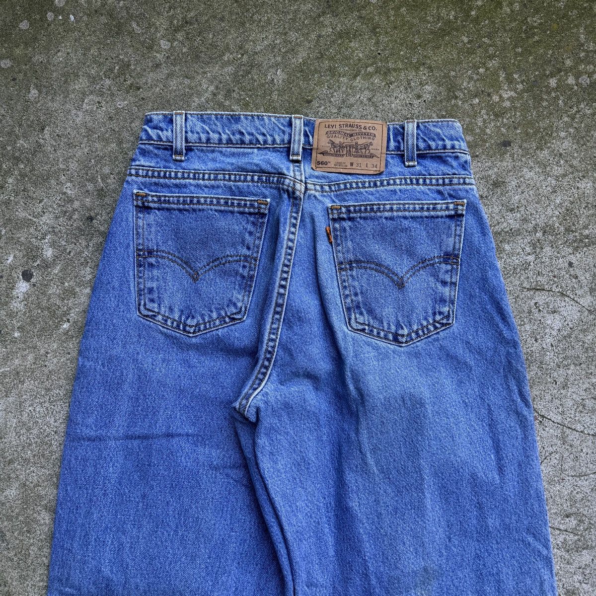Vintage Vintage 90s Levi's 560 Loose Tapered Jeans Made in USA Size US 29 - 6 Thumbnail