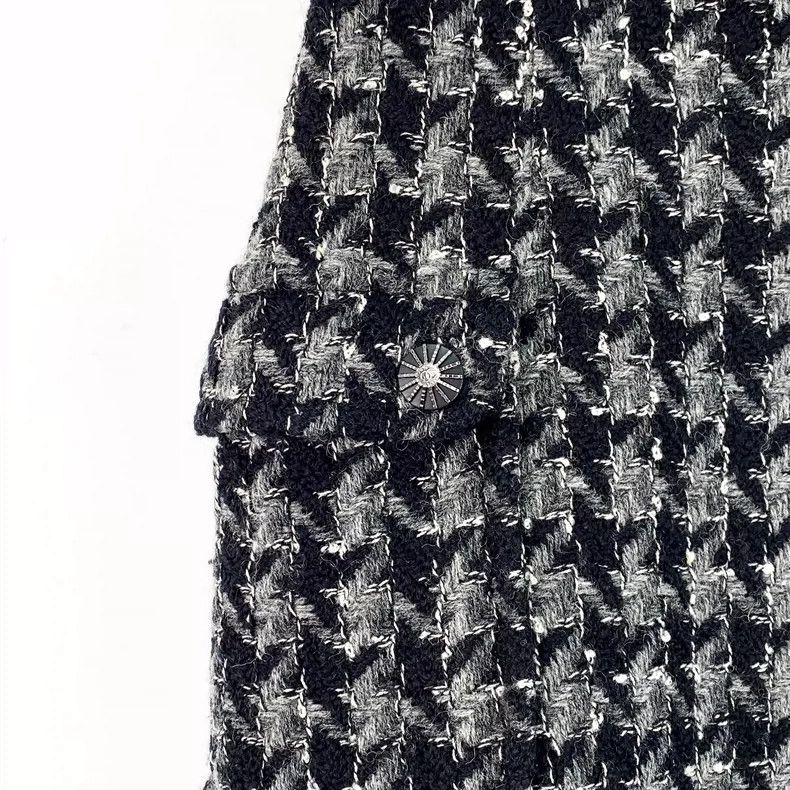 Chanel Chanel Black checkered woven tweed wool skirt 2504-Nextarro Size 42" / US 20 - 4 Thumbnail
