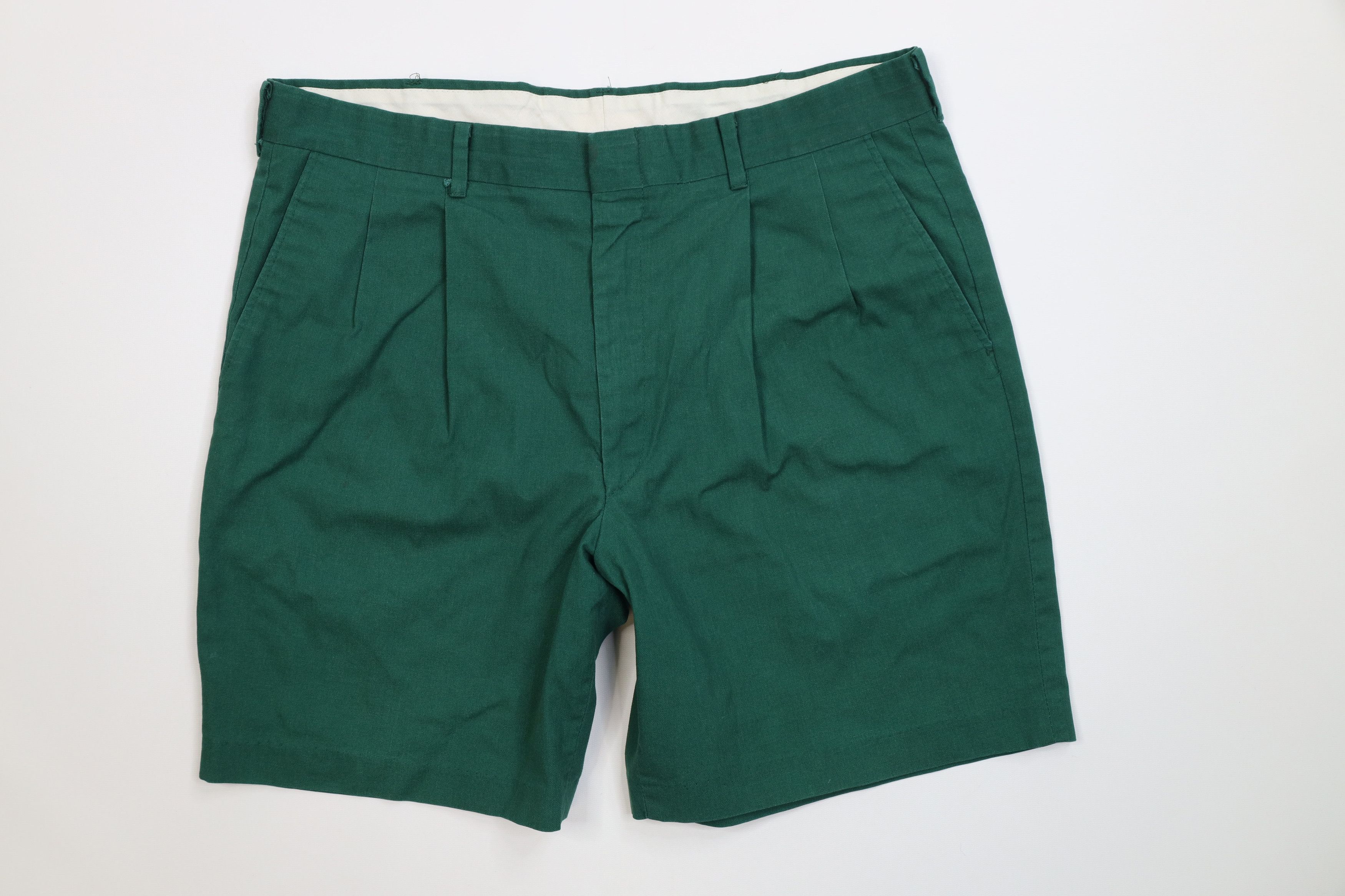 Vintage Vintage 90s Streetwear Above Knee Chino Shorts Green Golf Size US 34 / EU 50 - 1 Thumbnail