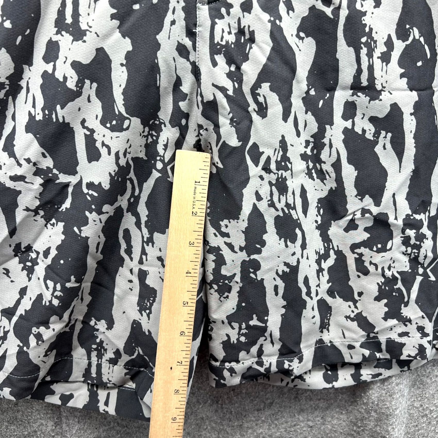 Nike Nike Shorts Mens 34 Gray Black Dri-FIT Hybrid Camouflage Golf Athletic Shirt? Size US 34 / EU 50 - 7 Thumbnail
