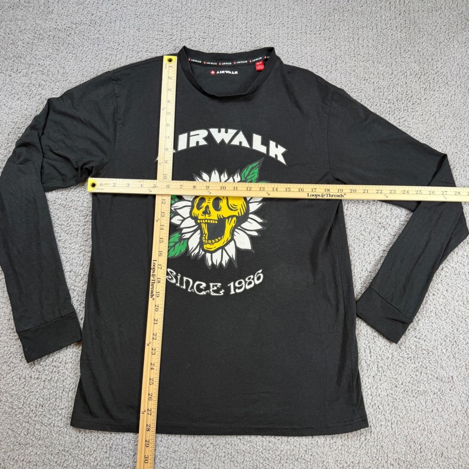 Airwalk Airwalk Mens Black Skull Daisy Long Sleeve T-Shirt M Size US M / EU 48-50 / 2 - 2 Thumbnail
