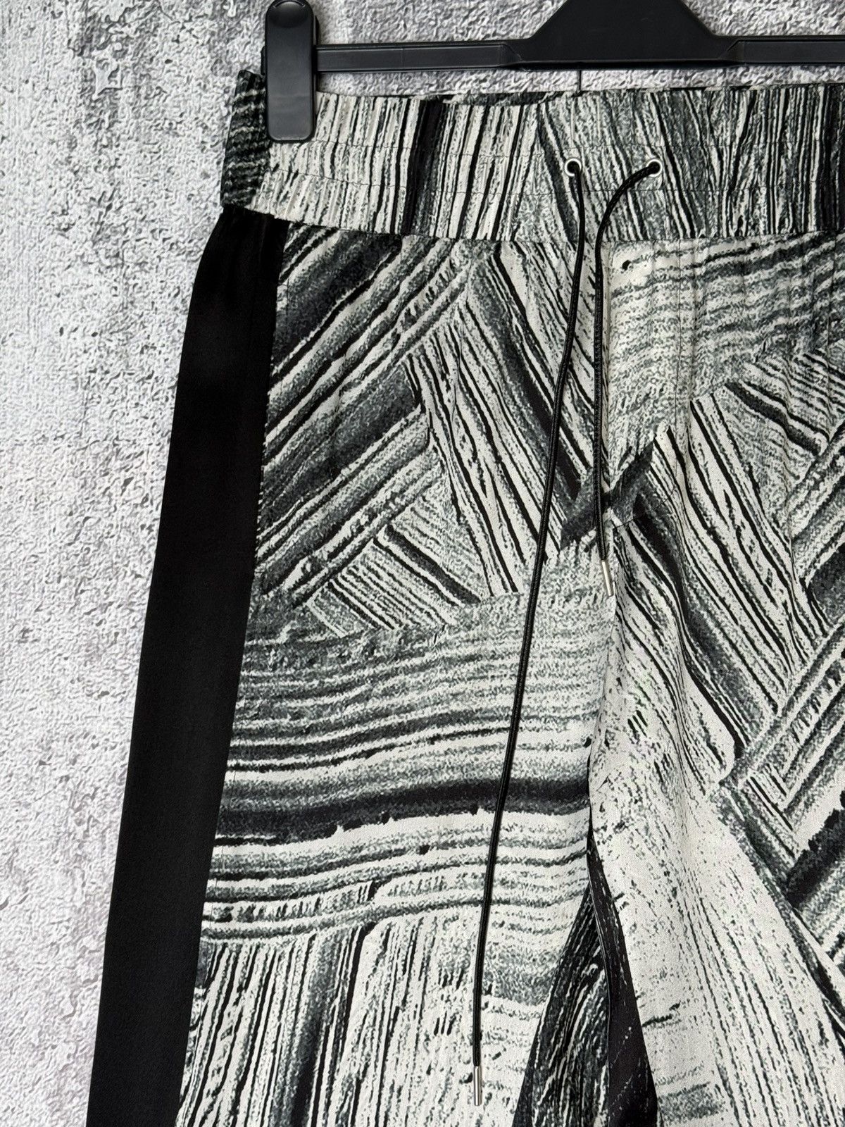 Helmut Lang Helmut Lang Method Silk Brushstroke Printed Drawstring Pants Size 30" / US 8 / IT 44 - 3 Thumbnail