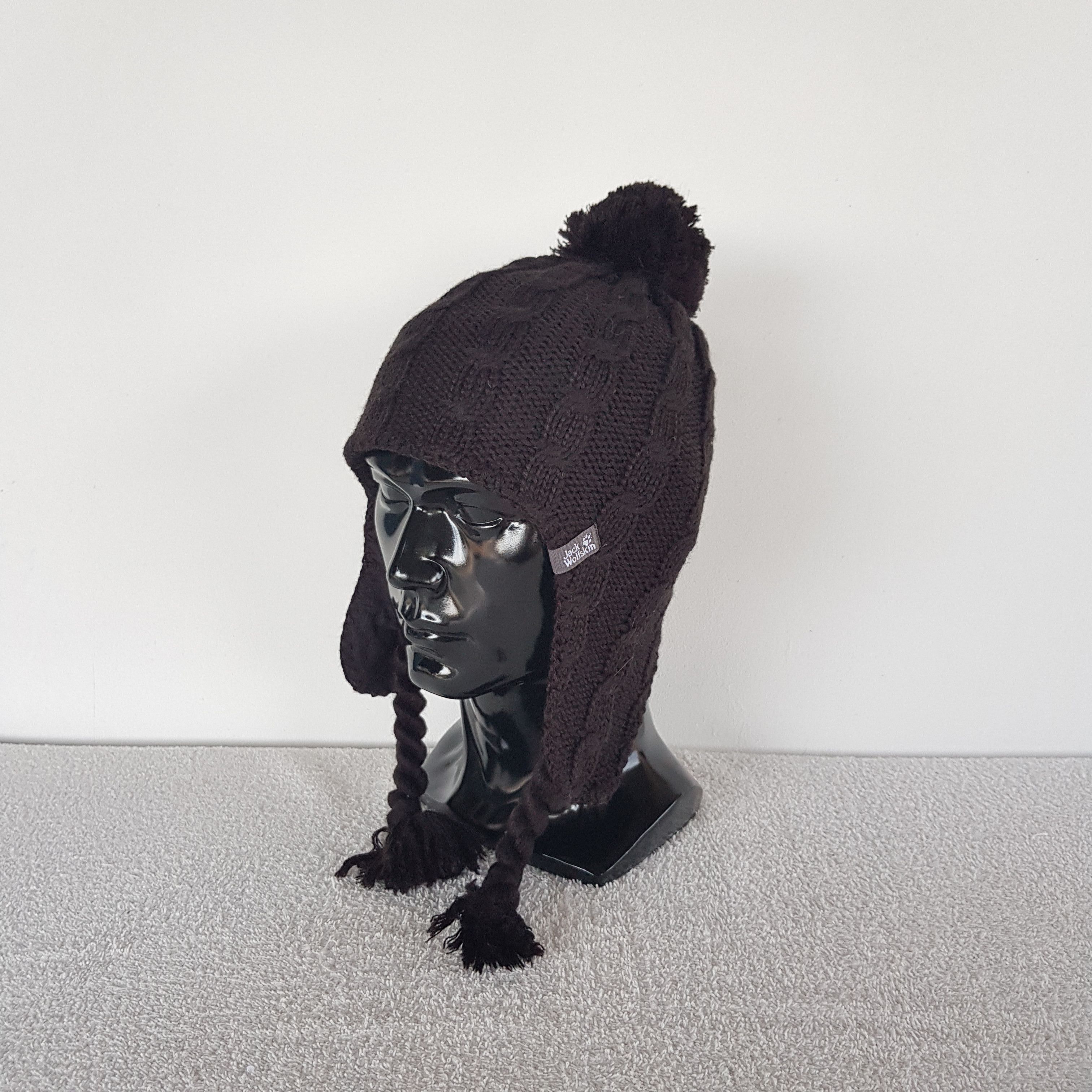 Jack Wolfskin Vintage Jack Wolfskin Earflap Beanie Cable Knit Snow Caps Size ONE SIZE - 1 Thumbnail