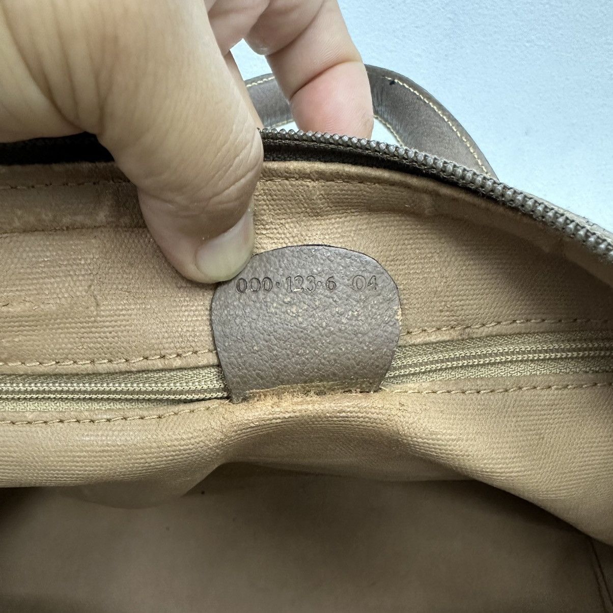 Vintage ‼️YES‼️ AUTHENTIC VINTAGE GUCCI CLASSIC MONOGRAM DONE BAG Size ONE SIZE - 15 Thumbnail