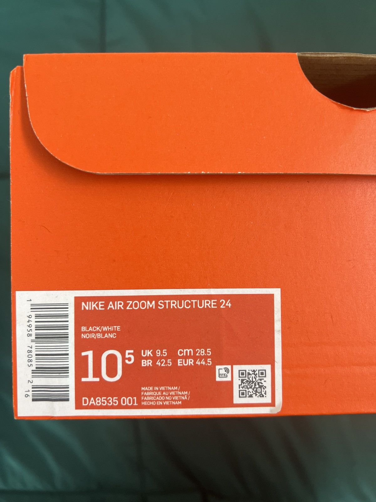 image of Nike Air Zoom Structure 24 Shoes in Black, Men's (Size 10.5)