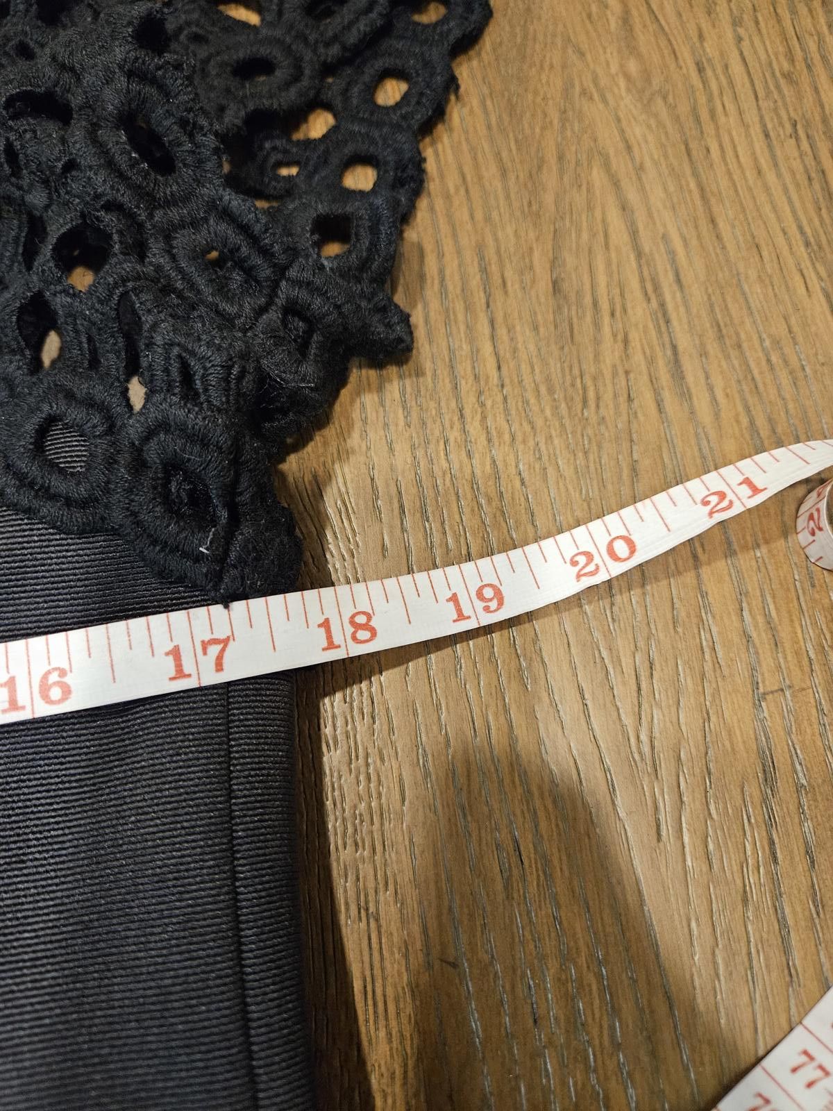 Designer Lela Rose Elegant Black Dress with Crochet Lace Detail #H63 Size M / US 6-8 / IT 42-44 - 6 Thumbnail