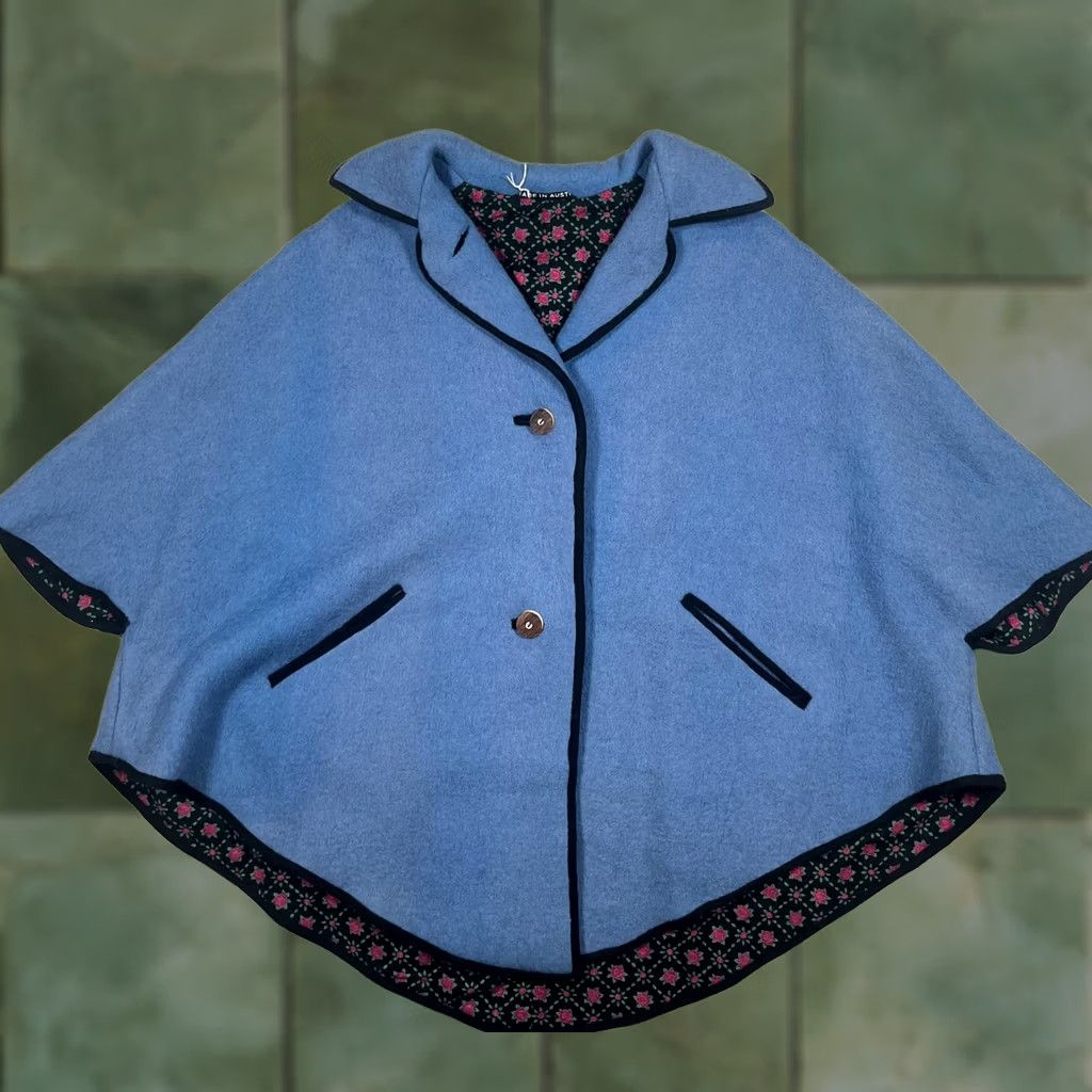 Vintage VINTAGE Hickory & Tweed Cape Women's 34 Blue Wool Floral Lined Button Mid Length Size XXS / US 00 / IT 34 - 1 Thumbnail