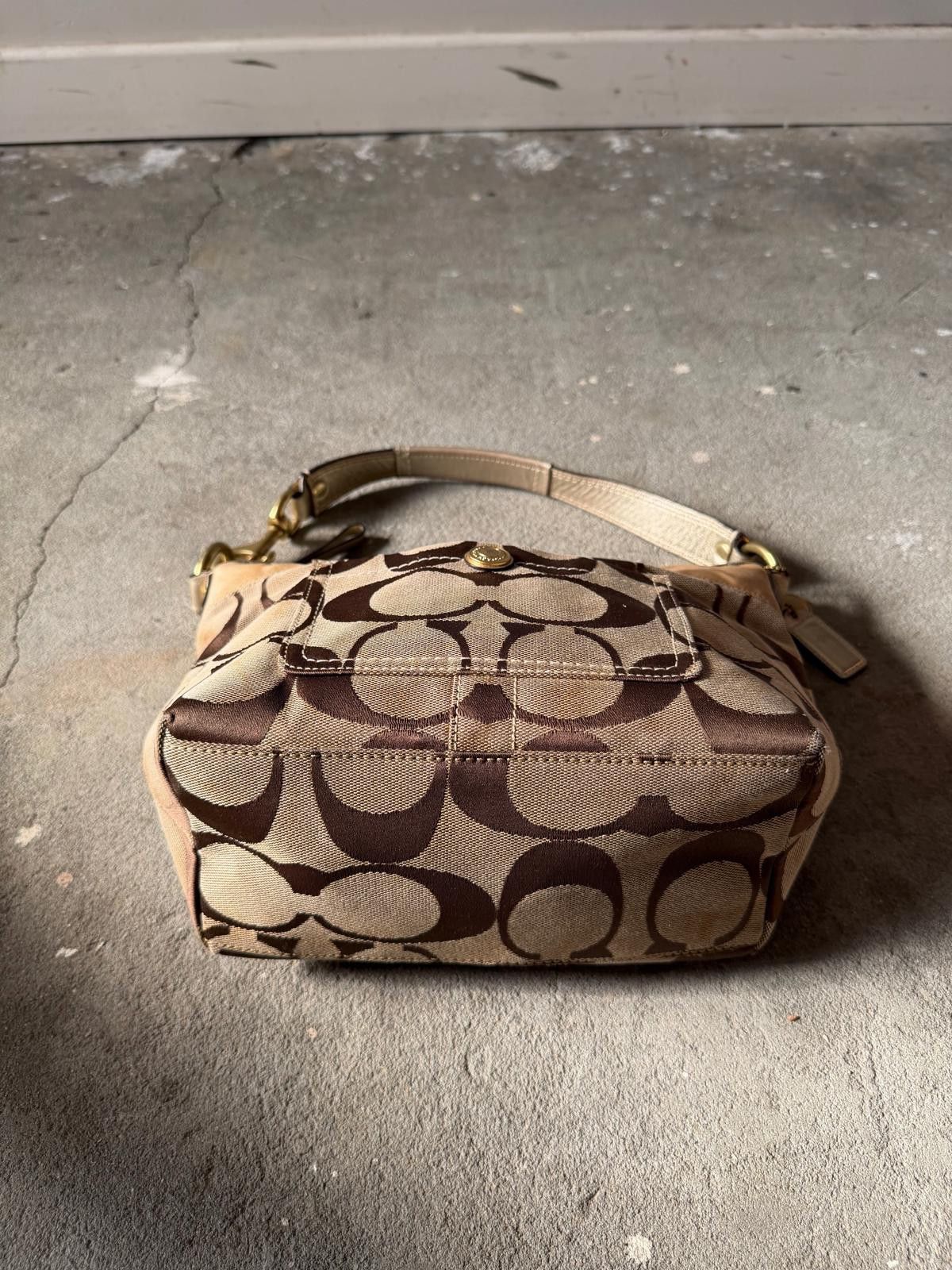 Coach Coach Signature Legacy Shoulder Bag Beige/Gold Size ONE SIZE - 9 Thumbnail