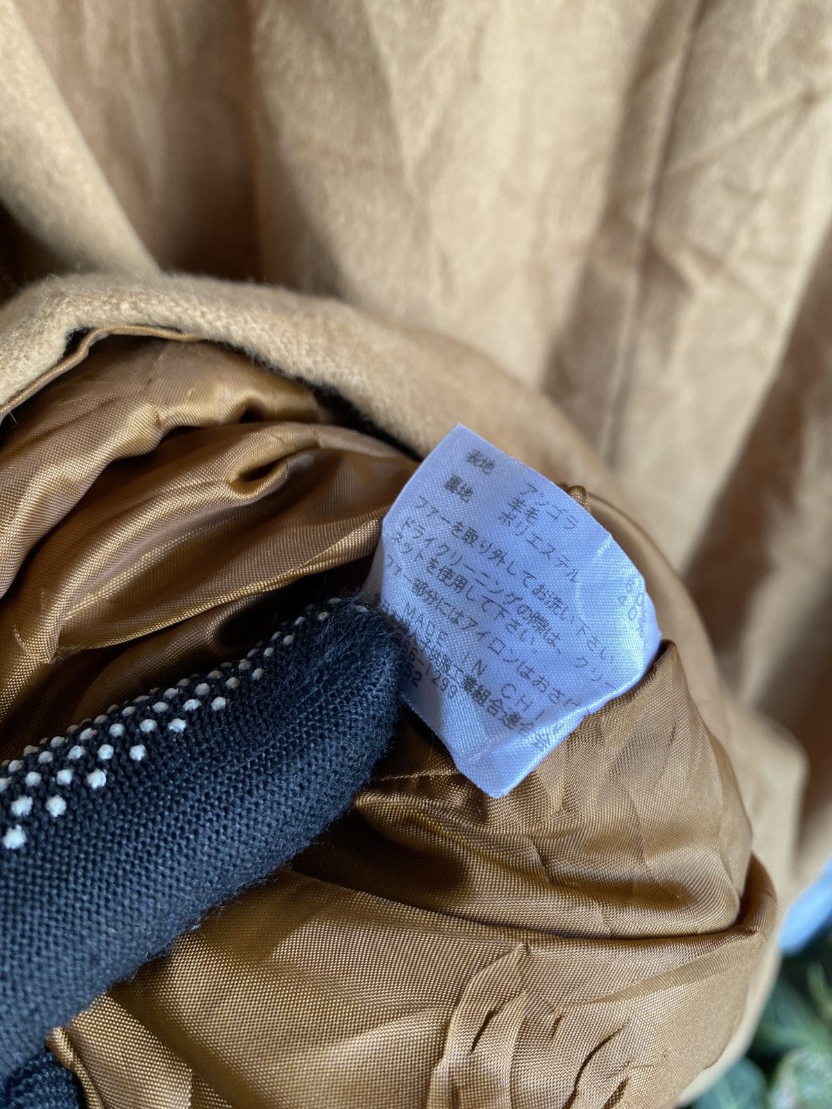 Japanese Brand Vintage AMISTA Camel Wool Coat with Real Fur Collar Elegant Size L / US 10 / IT 46 - 13 Thumbnail