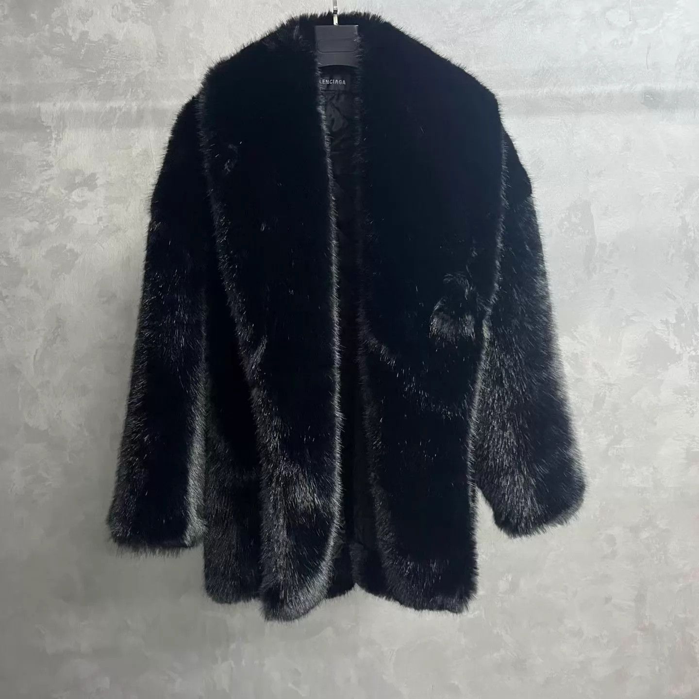 Balenciaga Balenciaga black solid color fur jacket Size S / US 4 / IT 40 - 1 Thumbnail