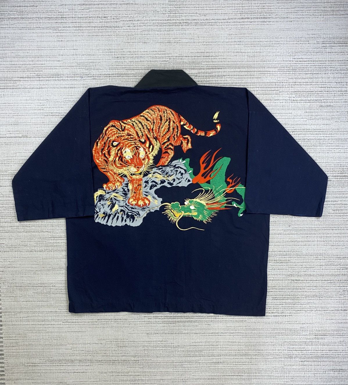 Japanese Brand × Vintage Vintage Kimono Japan Dragon X Tiger Big Printed Size US L / EU 52-54 / 3 - 1 Thumbnail
