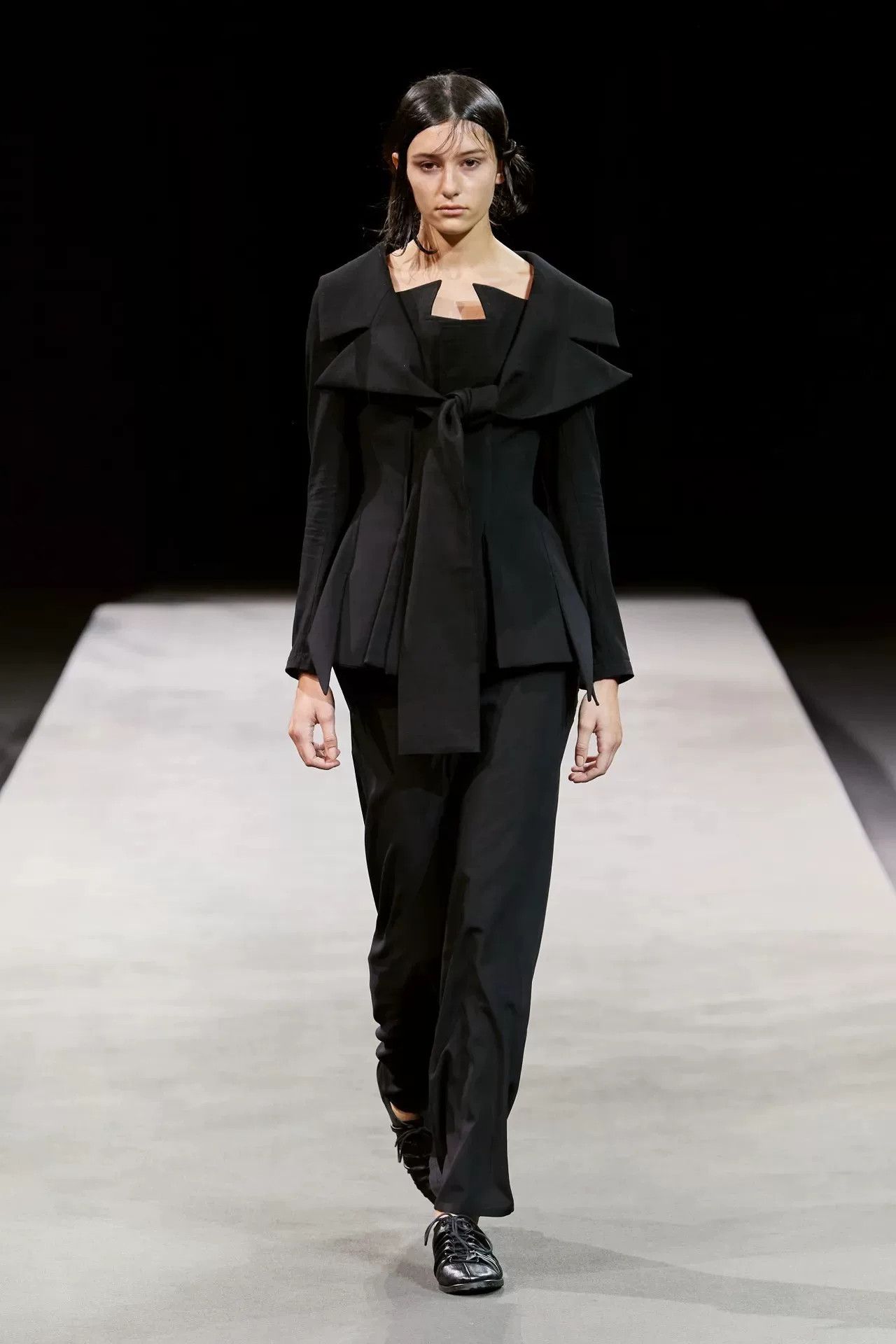 Yohji Yamamoto Yohji Yamamoto 2023 Spring Collection Outfit Size US M / EU 48-50 / 2 - 1 Thumbnail