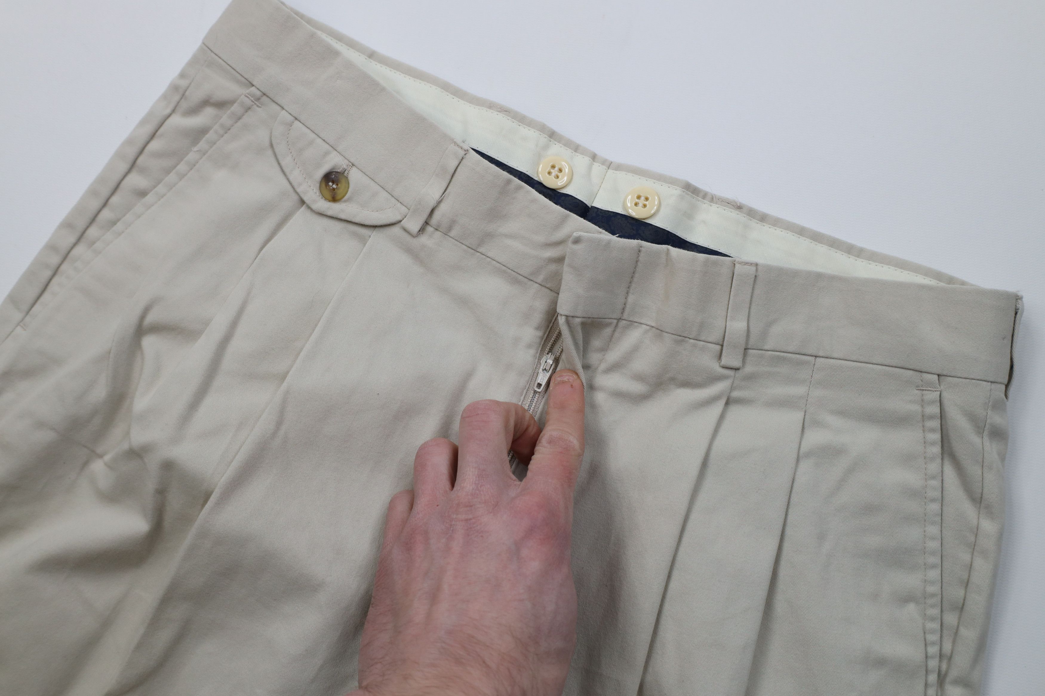 Eddie Bauer Vintage 90s Eddie Bauer Pleated Straight Leg Chino Pants USA Size US 34 / EU 50 - 8 Thumbnail
