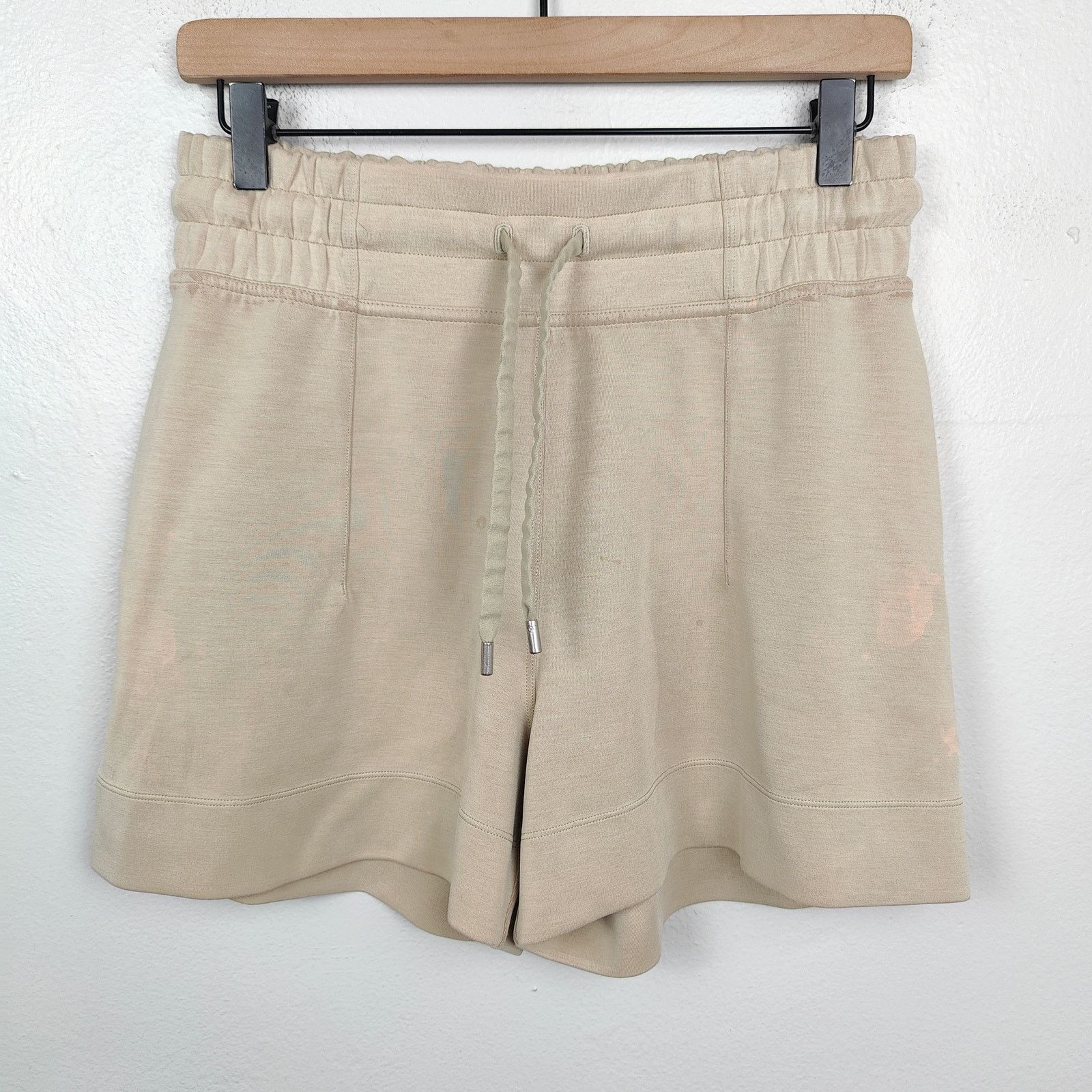 Lululemon Lululemon Soft Ambitions High Rise Short Womens 6 4" Trench Size 28" / US 6 / IT 42 - 1 Thumbnail