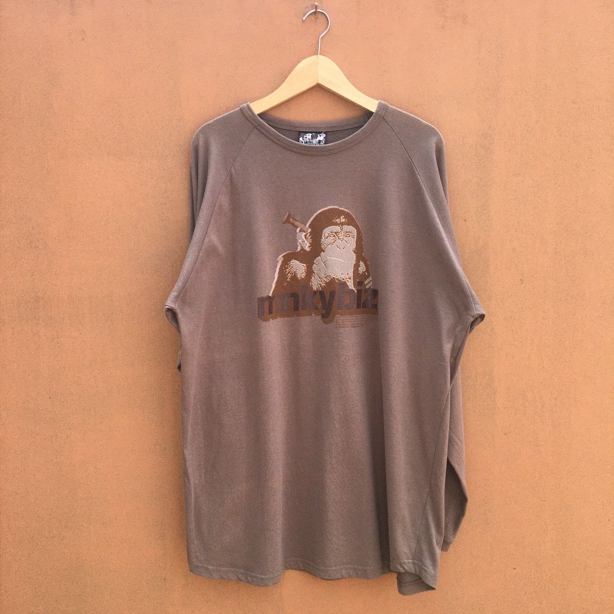 MNKYBIZ Long sleeve tee