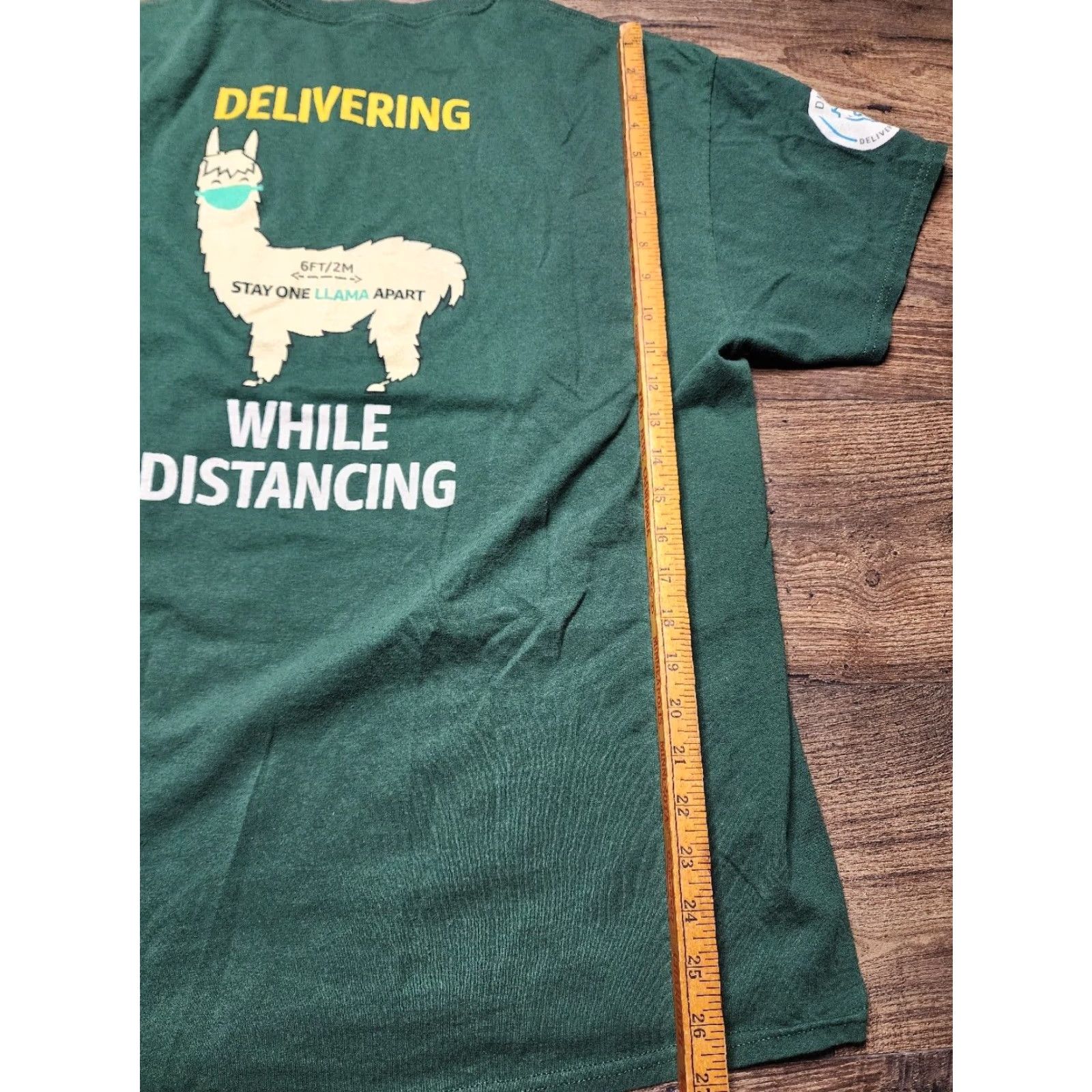 Gildan Gildan Graphic Tee Mens XL Green "Stay 1 Llama Apart" T-Shirt 2020 Size US XL / EU 56 / 4 - 3 Thumbnail