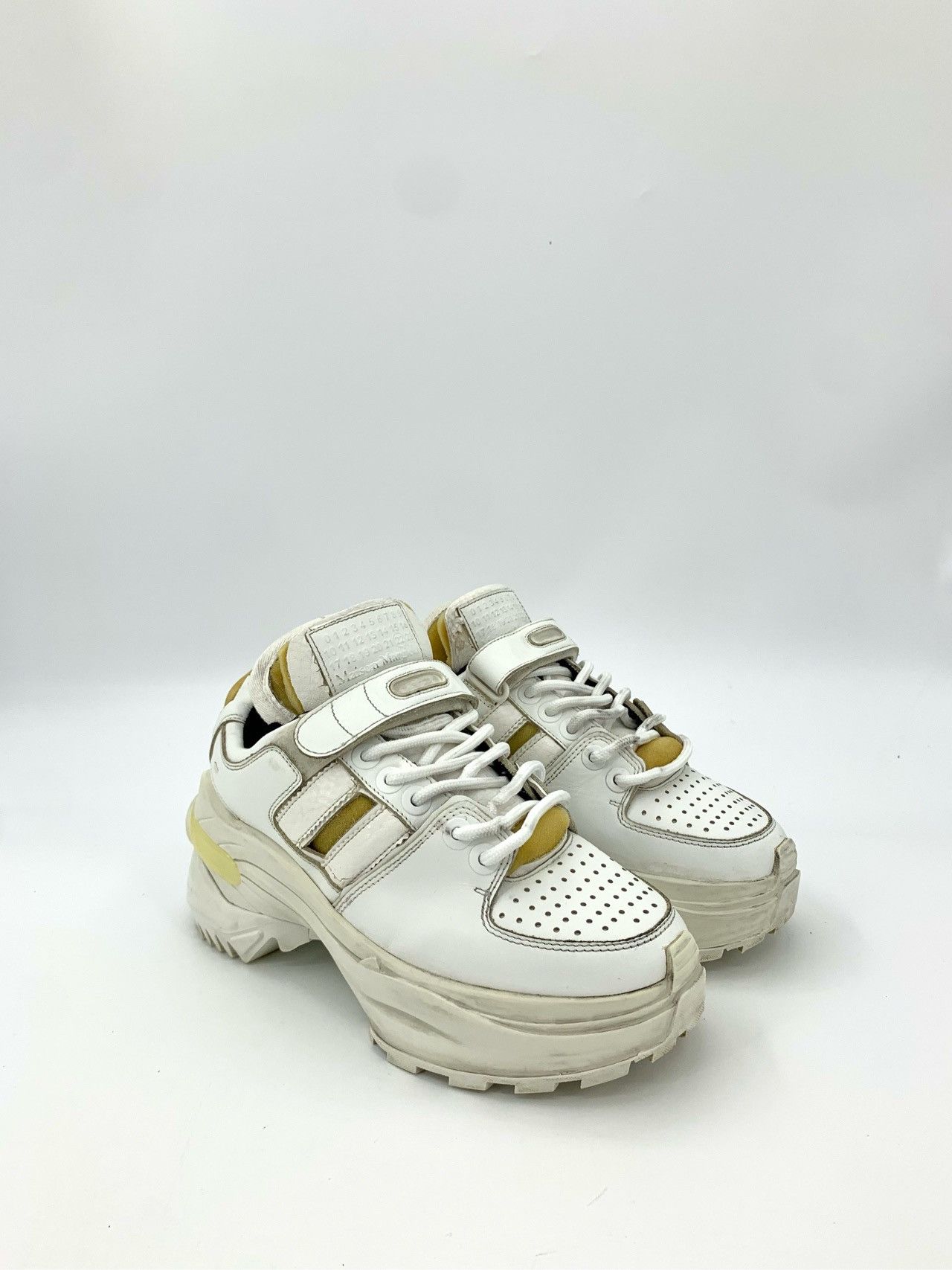 Maison Margiela Maison Margiela White Thick-Soled Leather Low-Top Sneakers Size US 4 / IT 34 - 2 Thumbnail