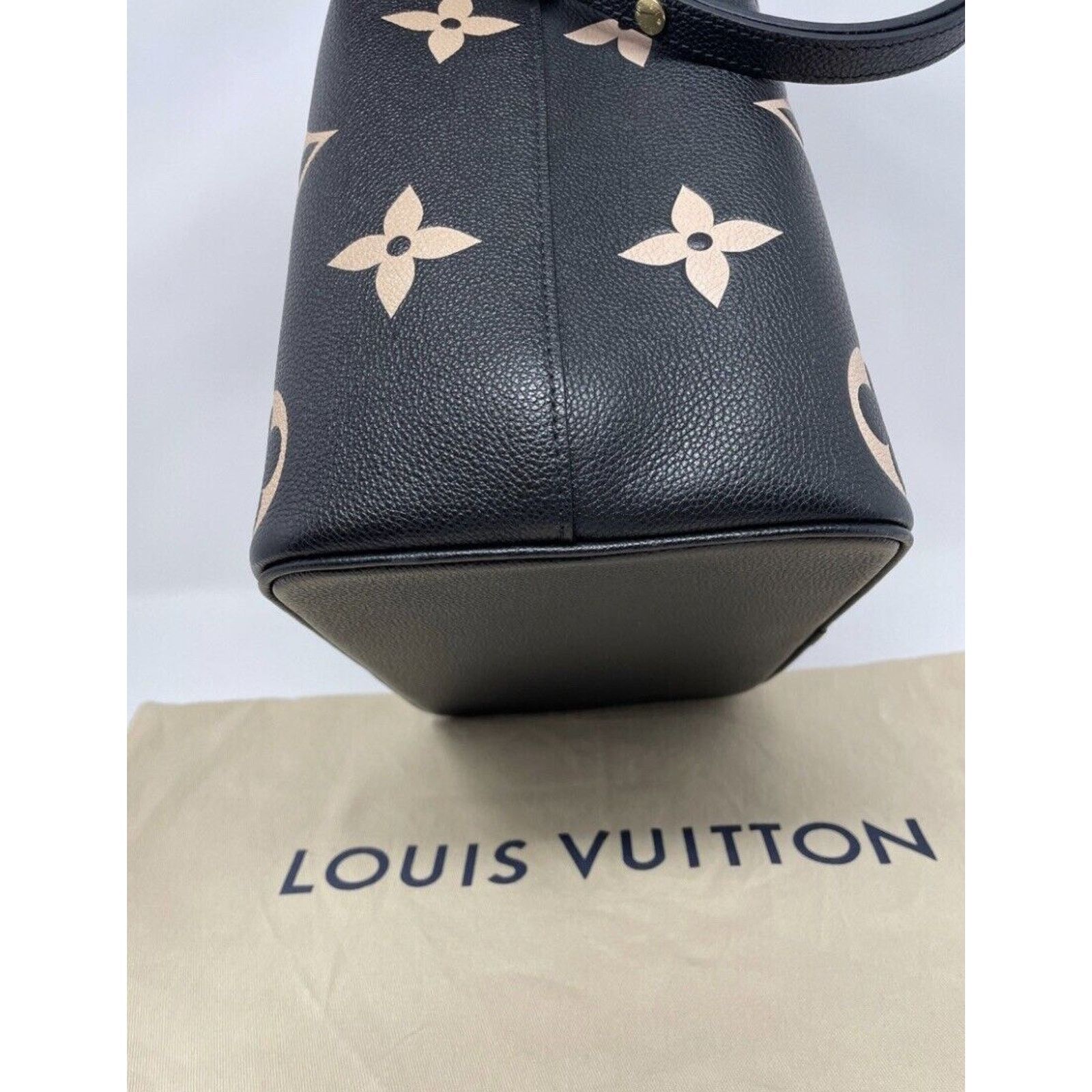 Louis Vuitton Louis Vuitton NéoNoé Shoulder Bag MM Black Leather Size ONE SIZE - 8 Thumbnail