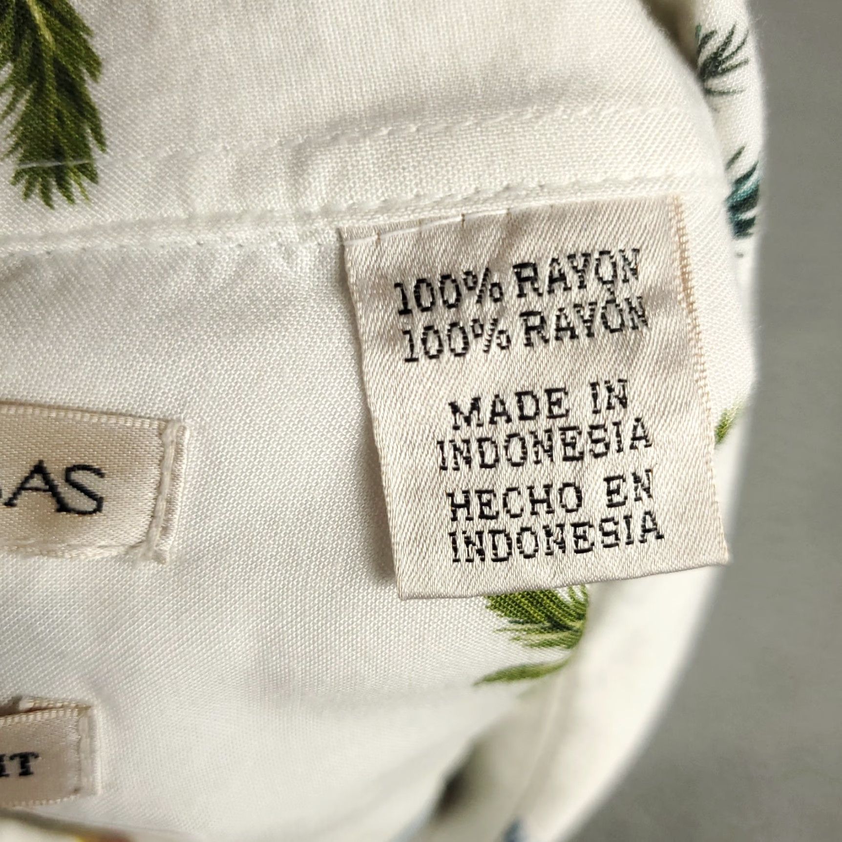 Vintage Burma Bibas Shirt Mens 2XL White Floral Rayon Button Up Short Sleeve Vintage? Size US XXL / EU 58 / 5 - 7 Thumbnail