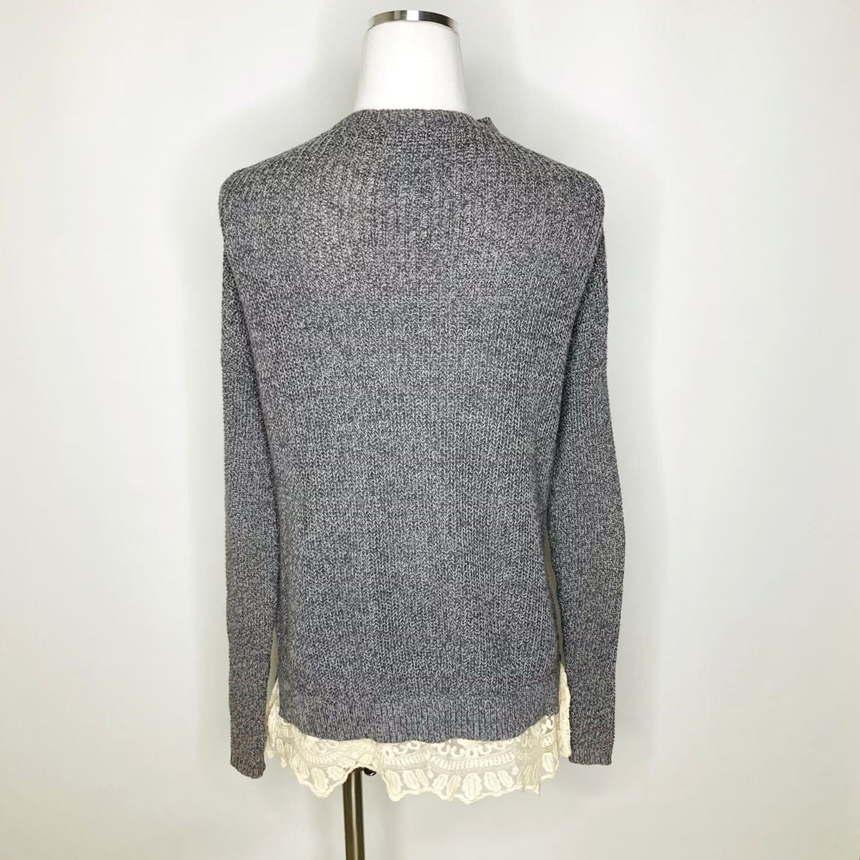 Anthropologie Anthropologie Pins and Needles Womens Gray Small Knit Lace Trim Sweater Tunic Size S / US 4 / IT 40 - 2 Thumbnail