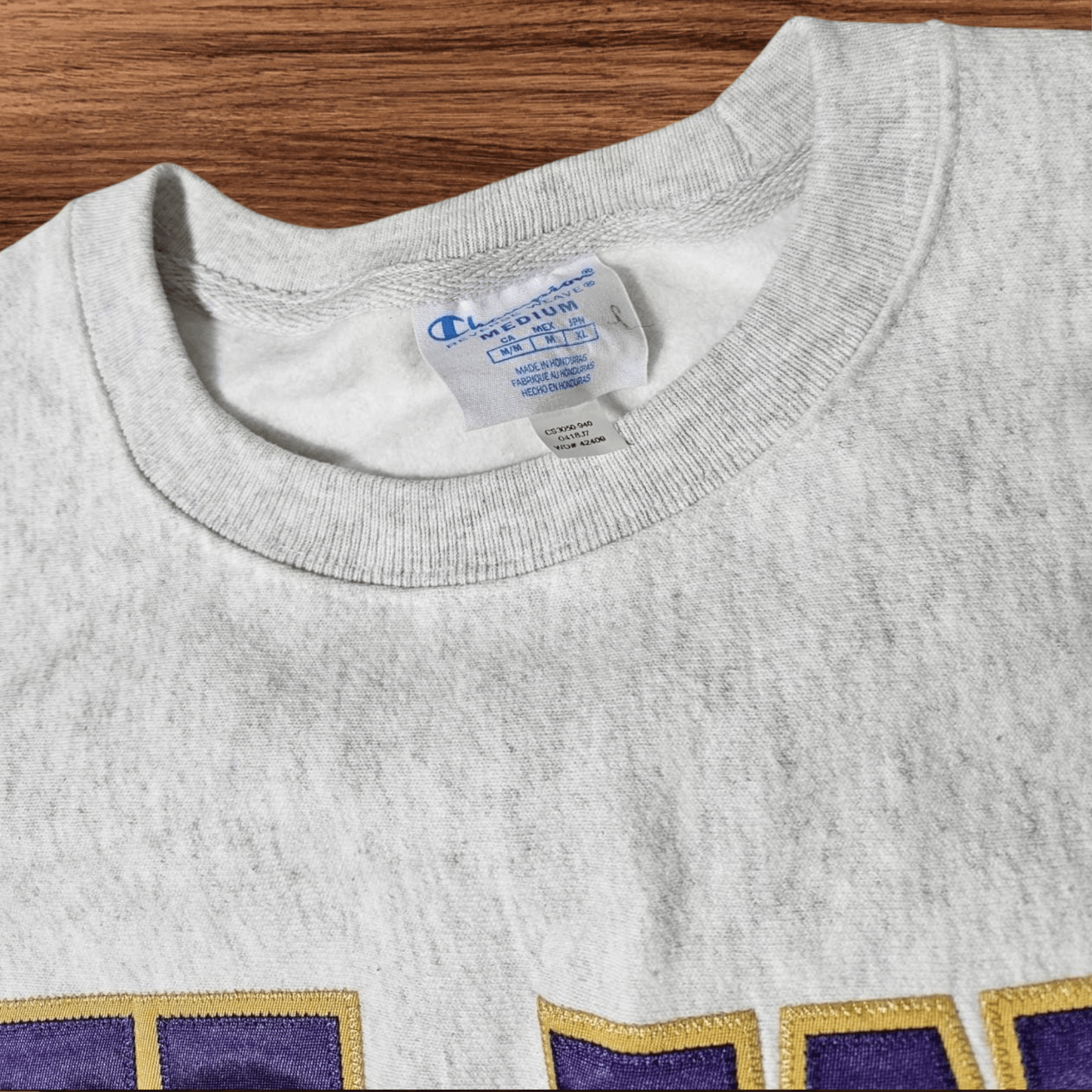 Champion 90s Huskies Champion Reverse Weave Sweater Washington Size M Size US M / EU 48-50 / 2 - 3 Thumbnail