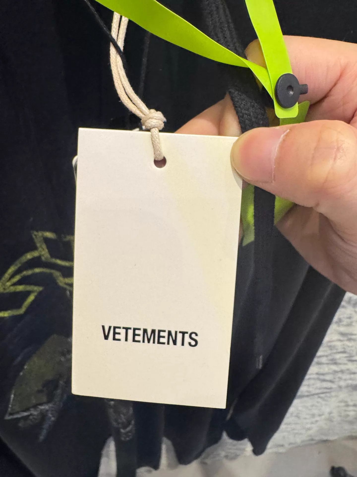 Vetements Vetements Titanic Print Hoodie Black L (NWT) Size US L / EU 52-54 / 3 - 2 Thumbnail