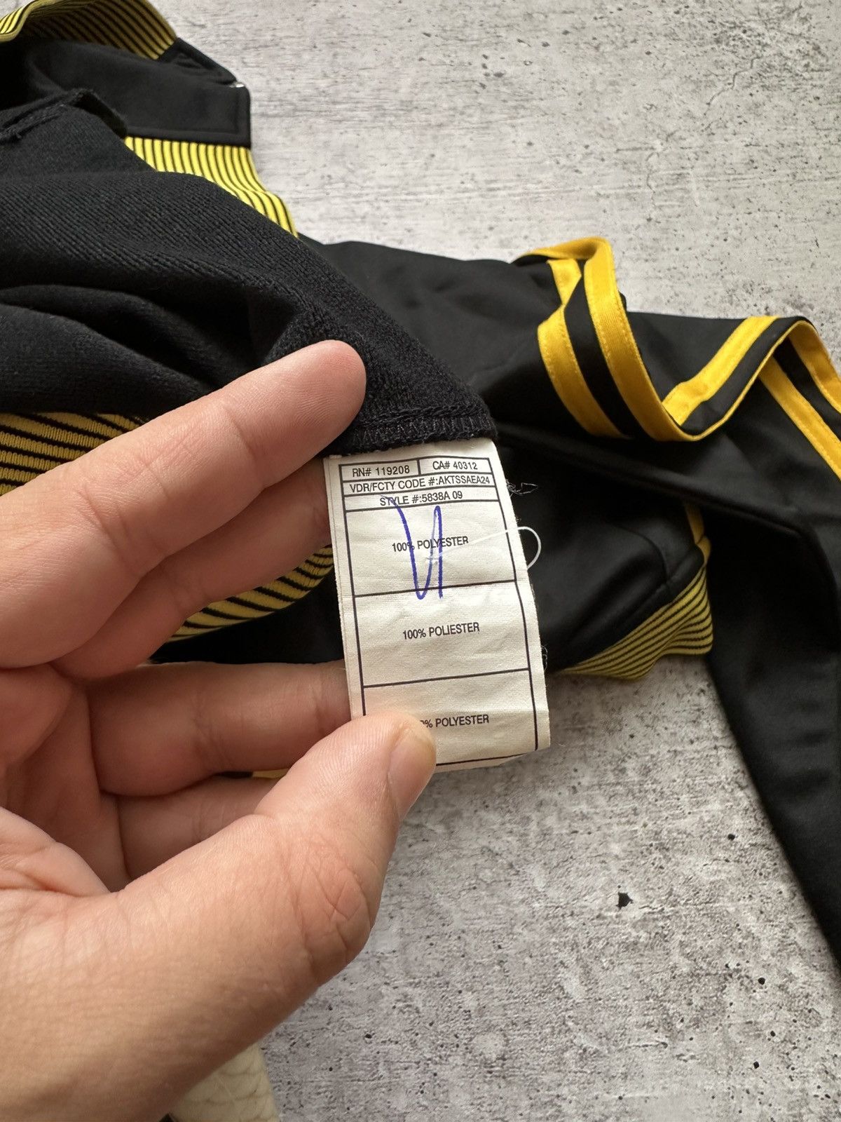 Adidas Adidas LA Lakers 15 Time NBA World Champions Track Jacket Size US M / EU 48-50 / 2 - 12 Thumbnail