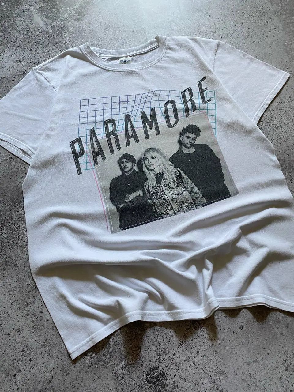 Band Tees PARAMORE TOUR ONE ROCK BAND T SHIRT Size US M / EU 48-50 / 2 - 2 Thumbnail