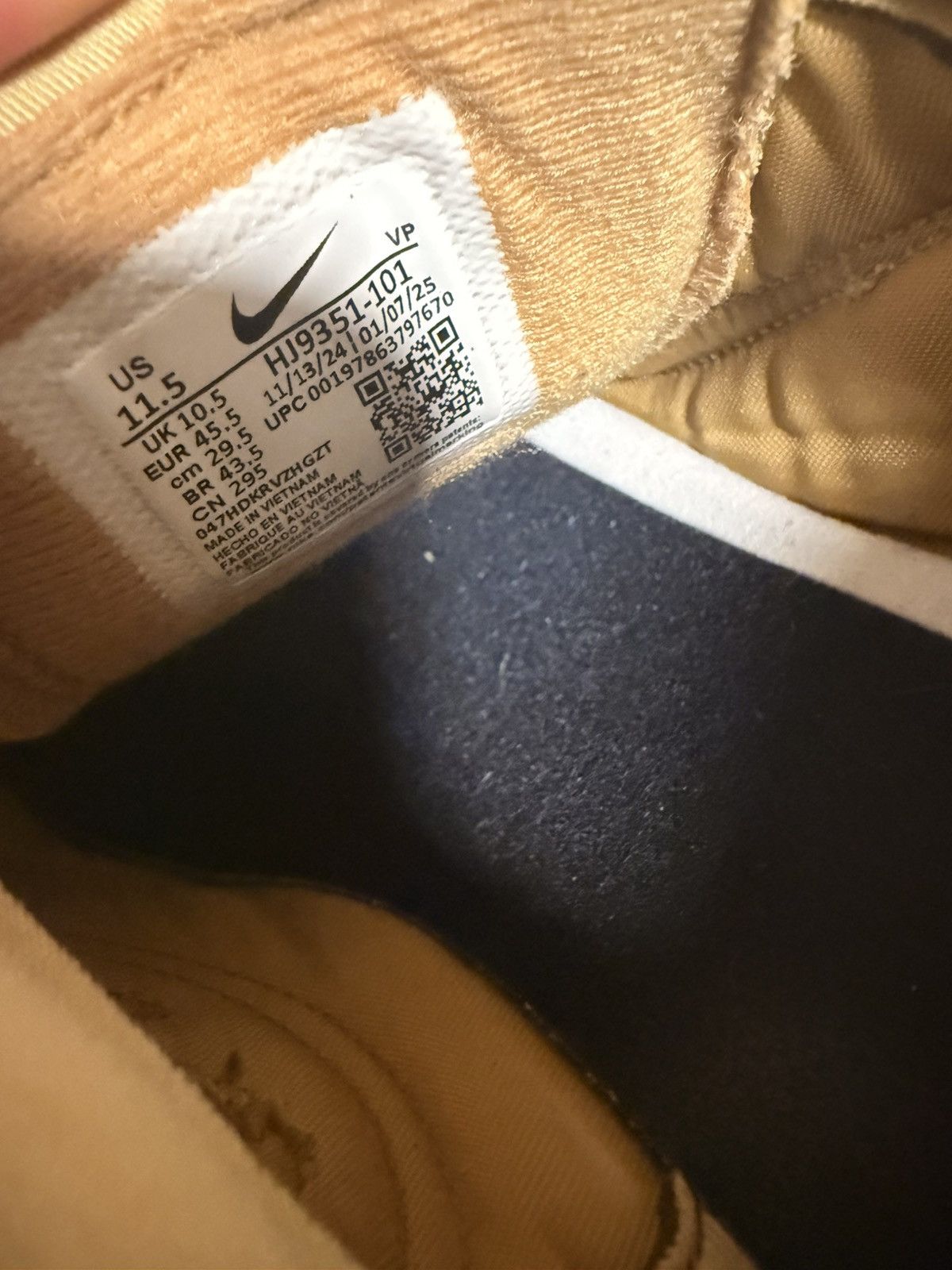 Nike White metallic total 90 Size US 11.5 / EU 44-45 - 6 Thumbnail