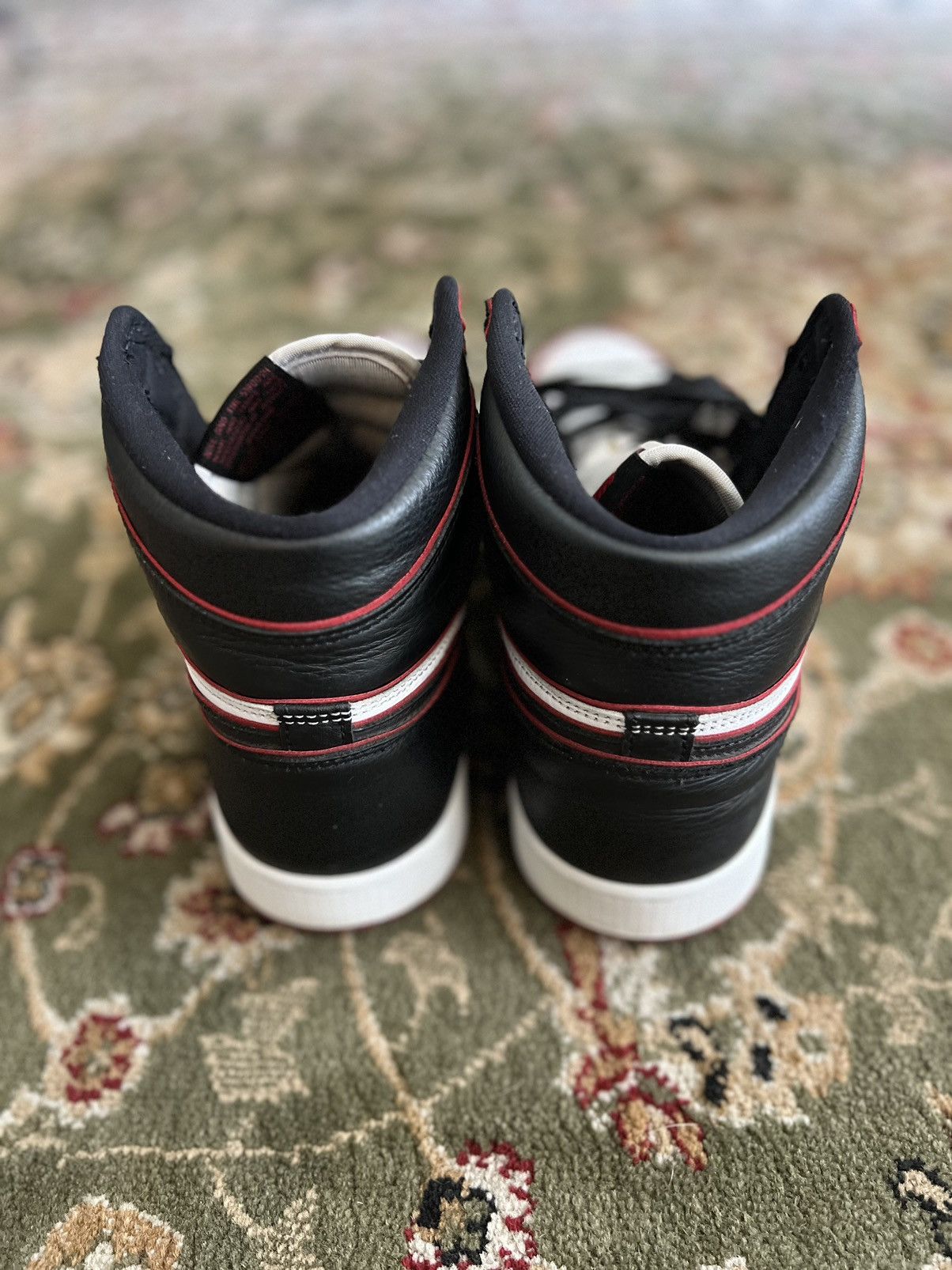 Jordan Brand Jordan 1 Retro High Bloodline Size US 10 / EU 43 - 4 Thumbnail