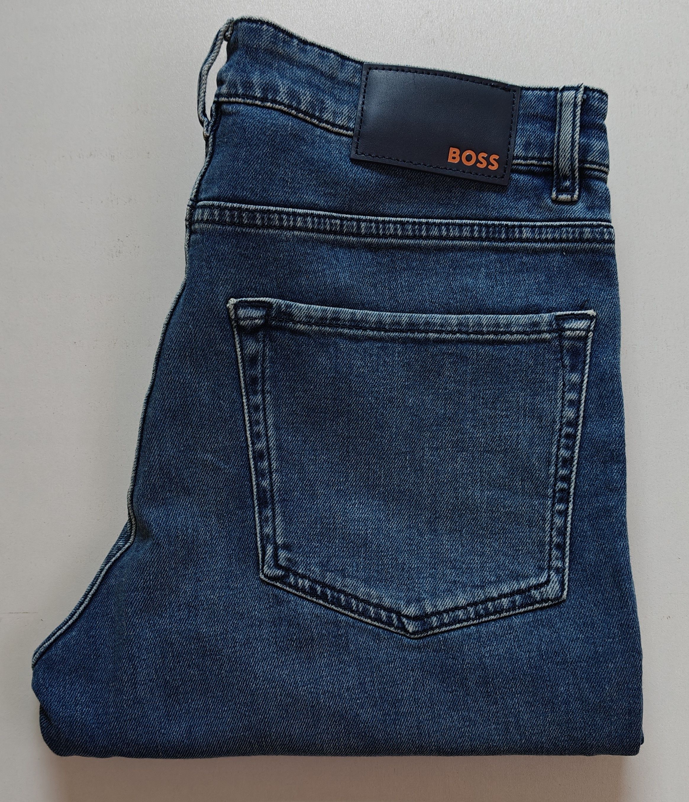 Hugo Boss BOSS RE.MAINE Regular fit men's Jeans Free Shipping T/6086 Size US 31 - 1 Thumbnail