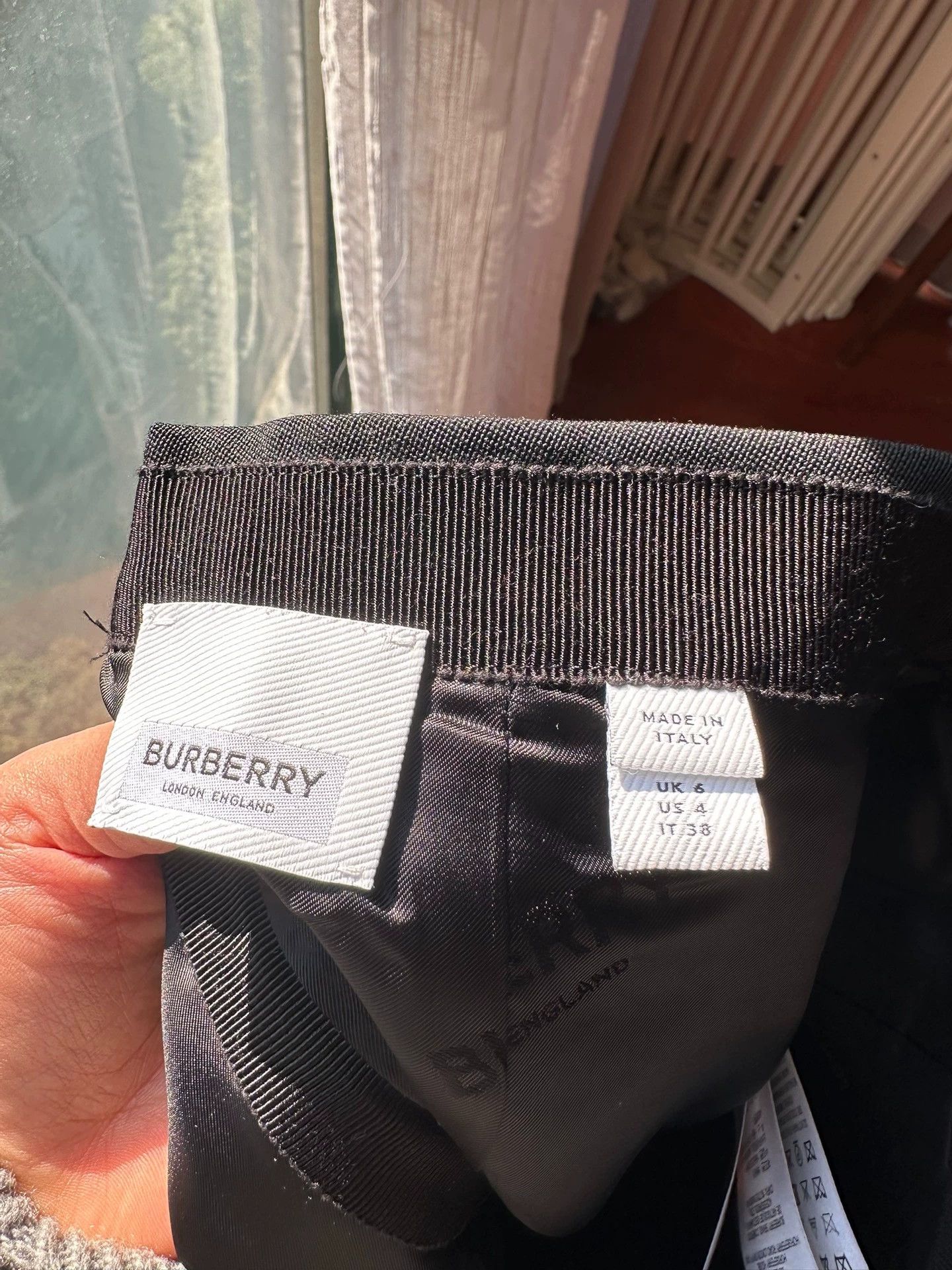 Burberry Burberry Runway Wool Pencil Skirt 38 Back Slit Front Cutout Size 27" / US 4 / IT 40 - 9 Thumbnail