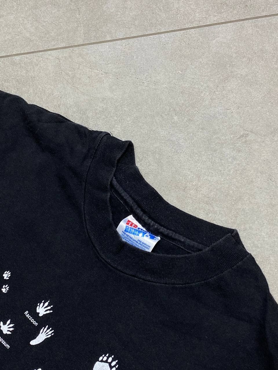 Vintage Vintage Footprints of Mammalas 1990 Liberty Graphics T-Shirt Size US XL / EU 56 / 4 - 12 Thumbnail