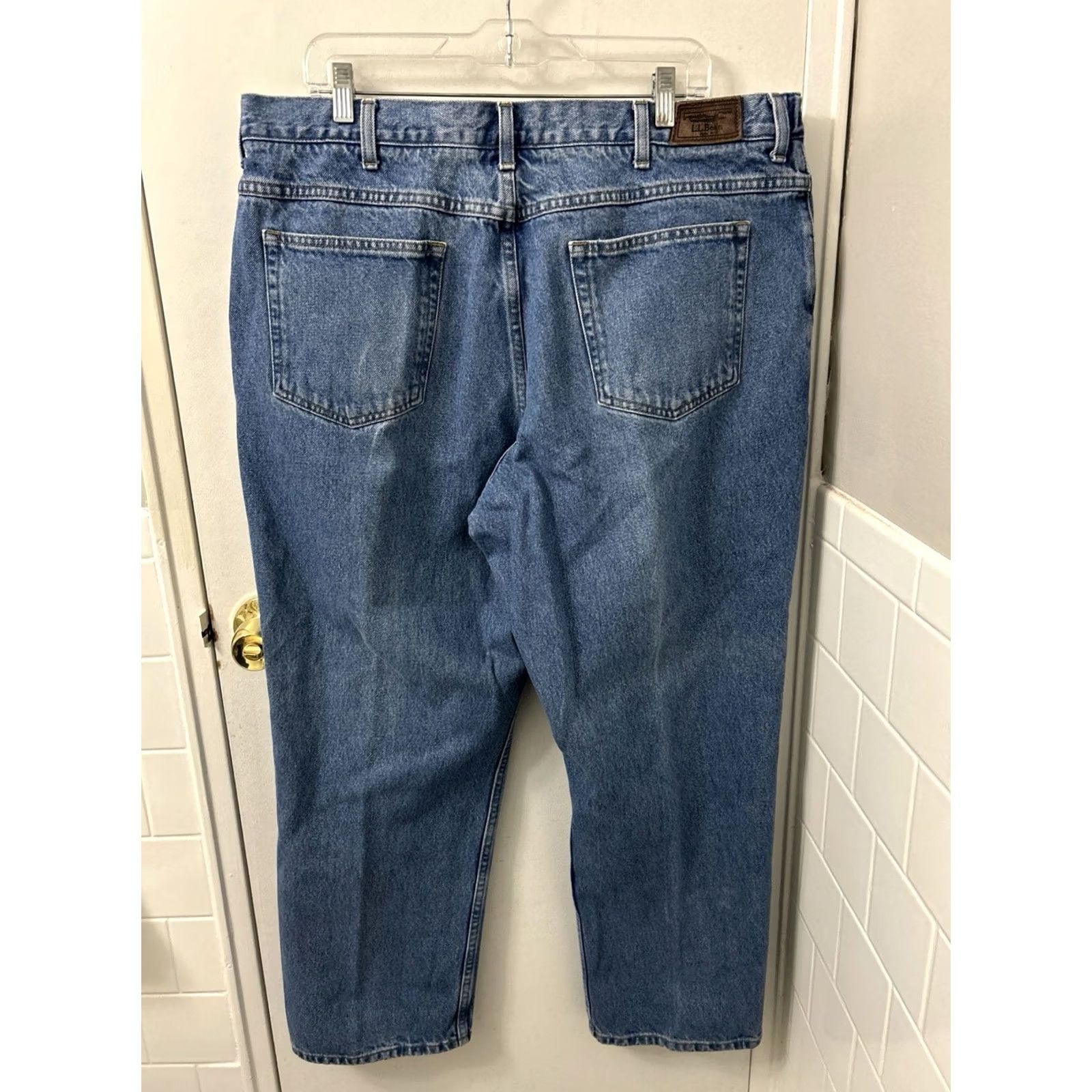 Vintage LL Bean Jeans Mens Size 40x29 Blue Straight Leg Comfort Waist 250265 Denim 5-Pocket Regular Fit Shirt Pants Clothes Size US 40 / EU 56 - 6 Thumbnail