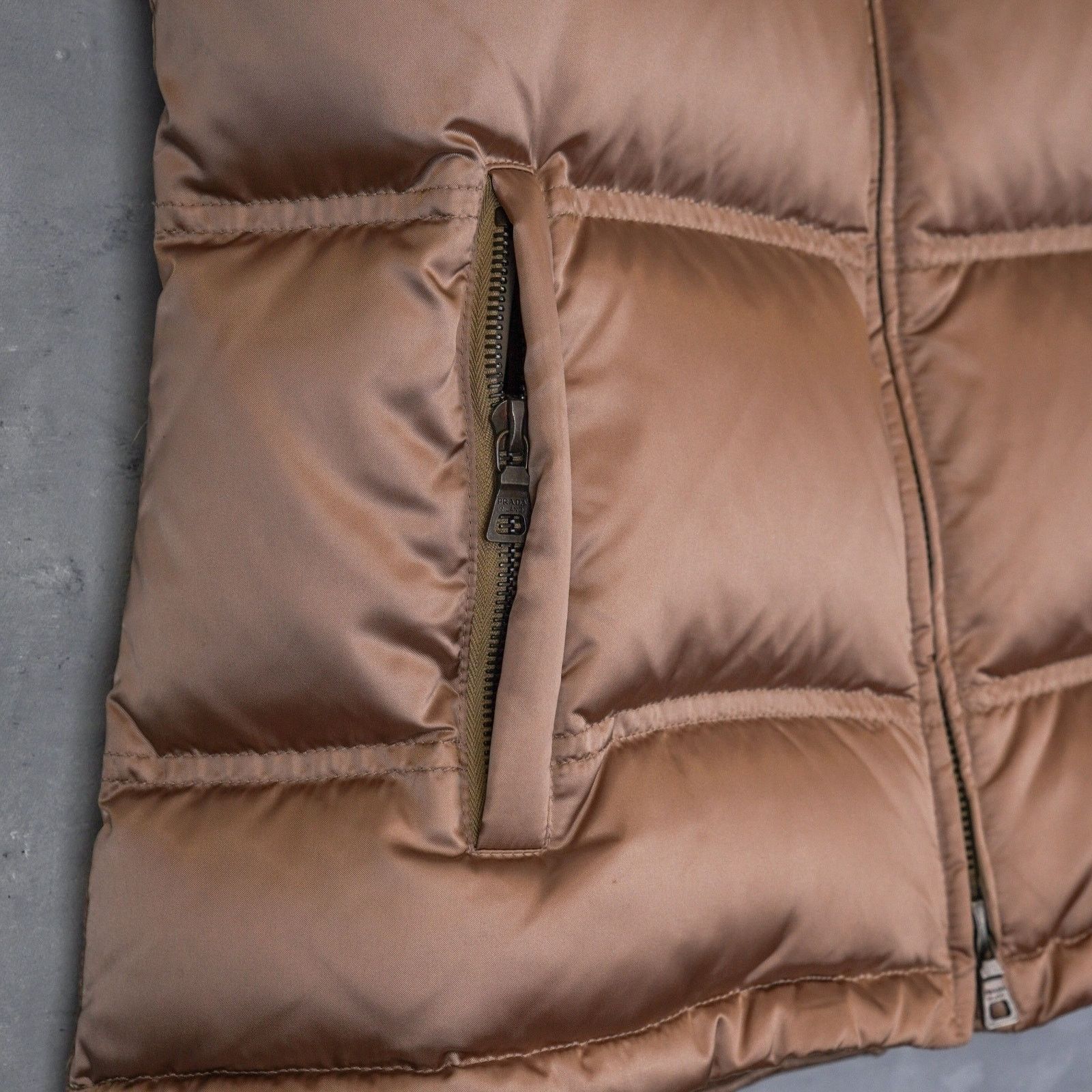 Prada Vintage prada brown nylon womens down puffer vest jacket Size M / US 6-8 / IT 42-44 - 10 Thumbnail