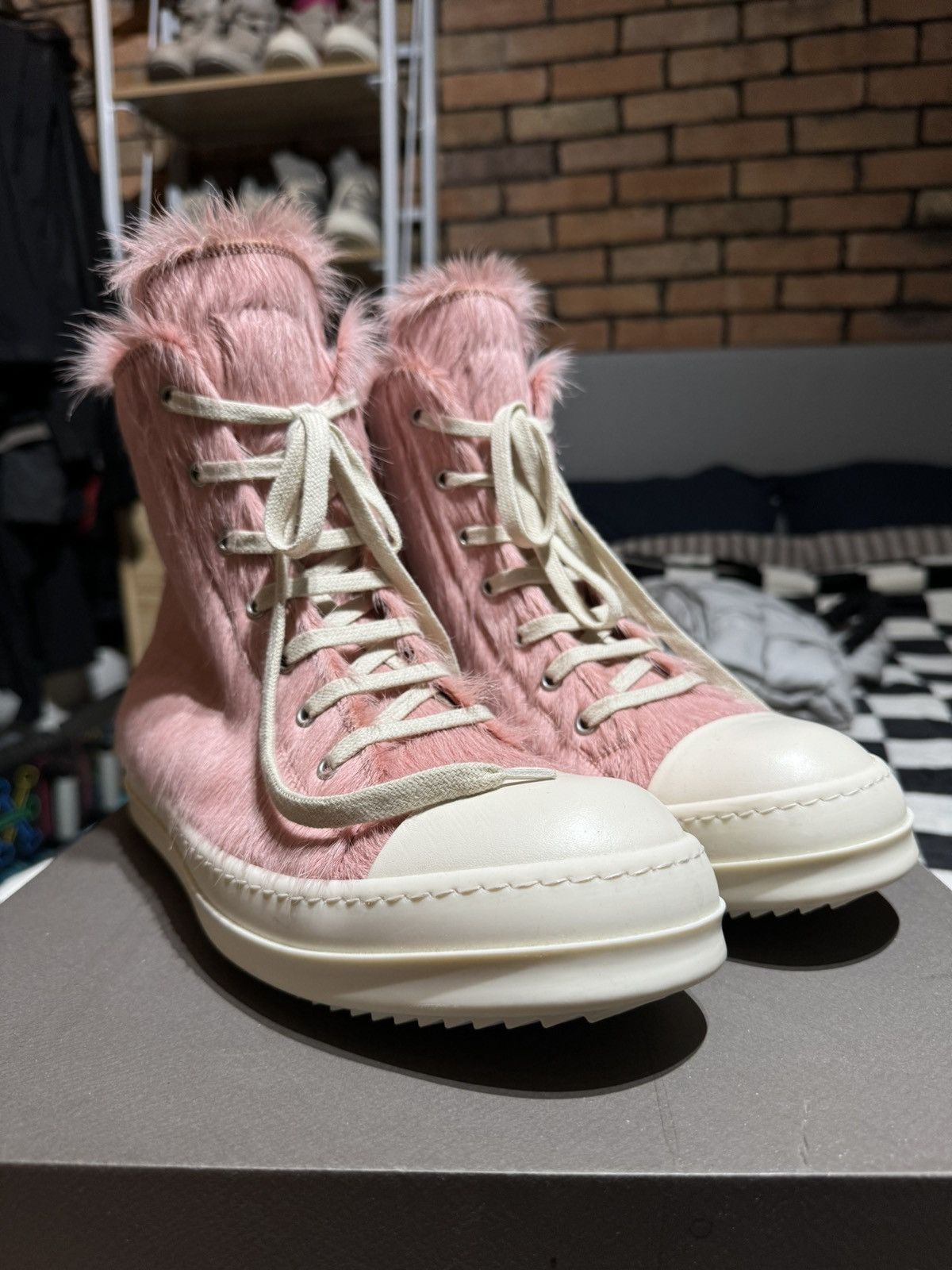 Rick Owens NEW MAINLINE DIRTY PINK / MILK RAMONES PONY HAIR  display picture 1