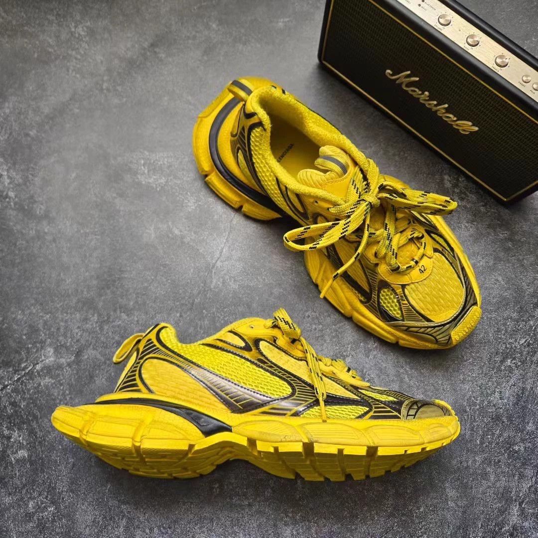 Balenciaga BALENCIAGA 3XL 42 black and yellow worn twice like new Size US 9 / EU 42 - 6 Thumbnail