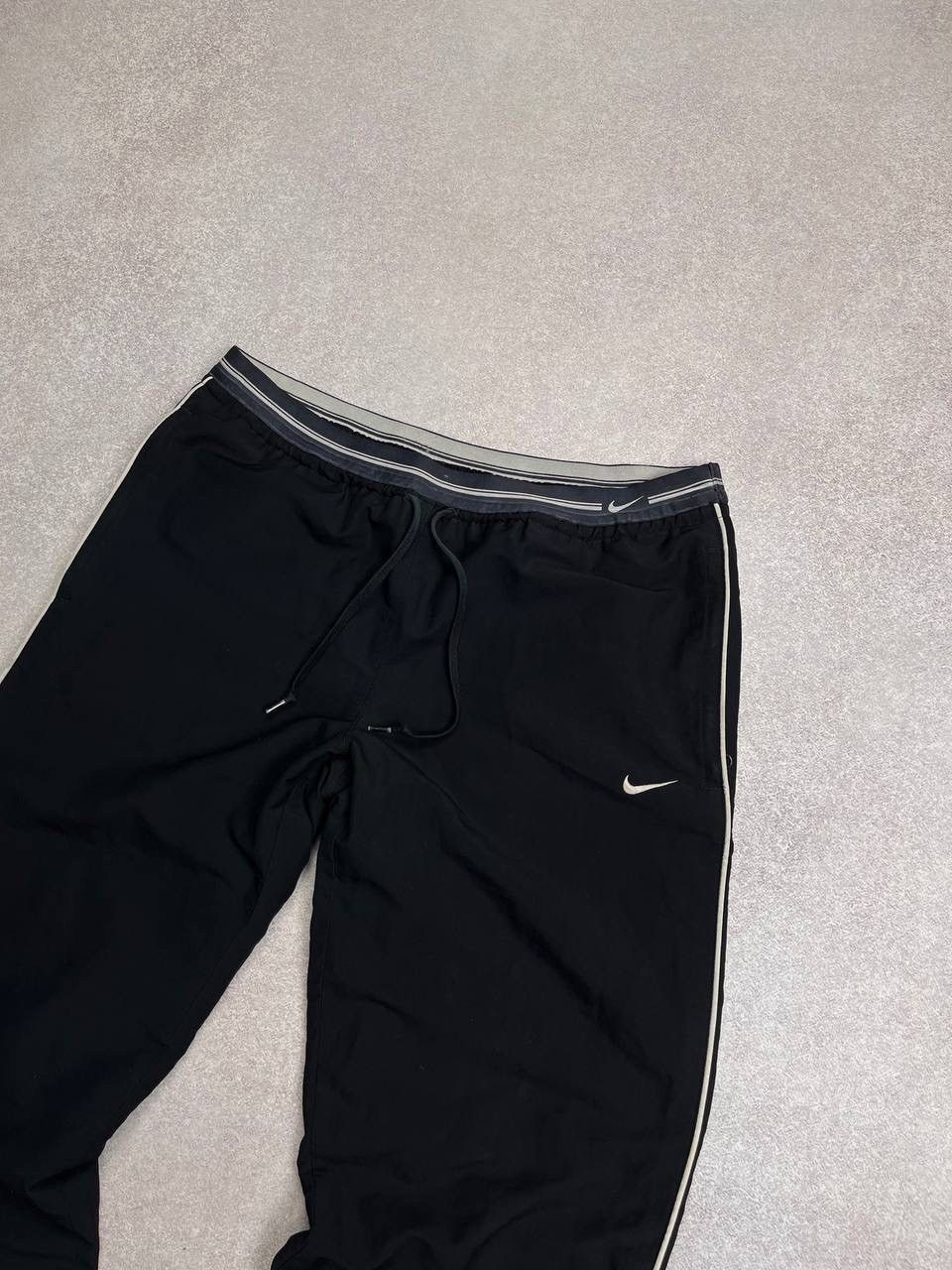 Nike × Vintage Vintage Nike Swoosh Nylon Baggy Joggers Track Pants Y2K S Size US 31 - 2 Thumbnail